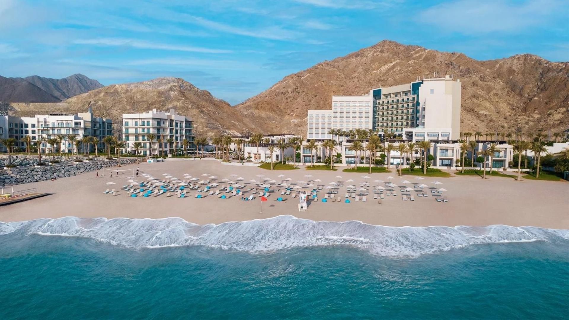 Capital Stay- Private Two Bed Apartment - The Address Beach Resort Residences Fujairah