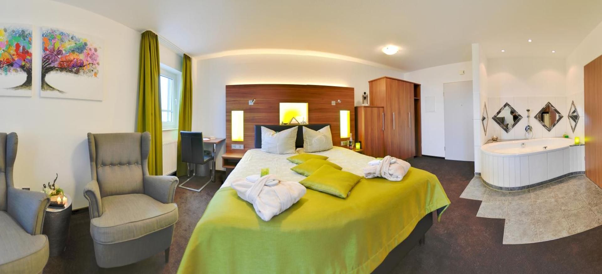 Wellness Suite with Balcony
