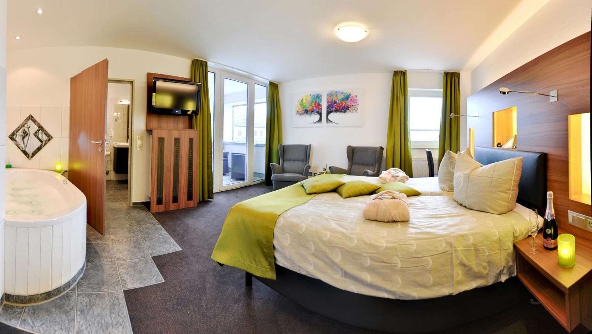 Wellness Suite with Balcony