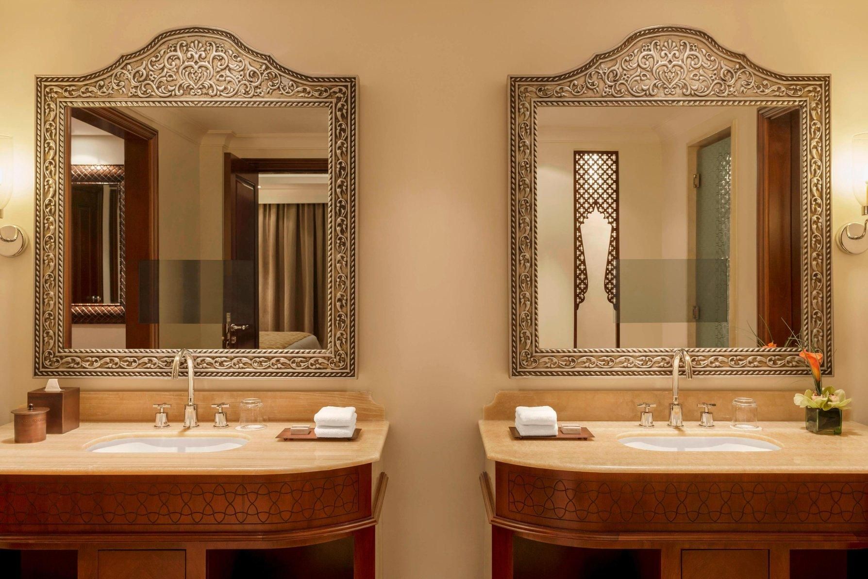 Amiri Suite, 1 Bedroom Larger Suite, 1 King, Sea view, Balcony