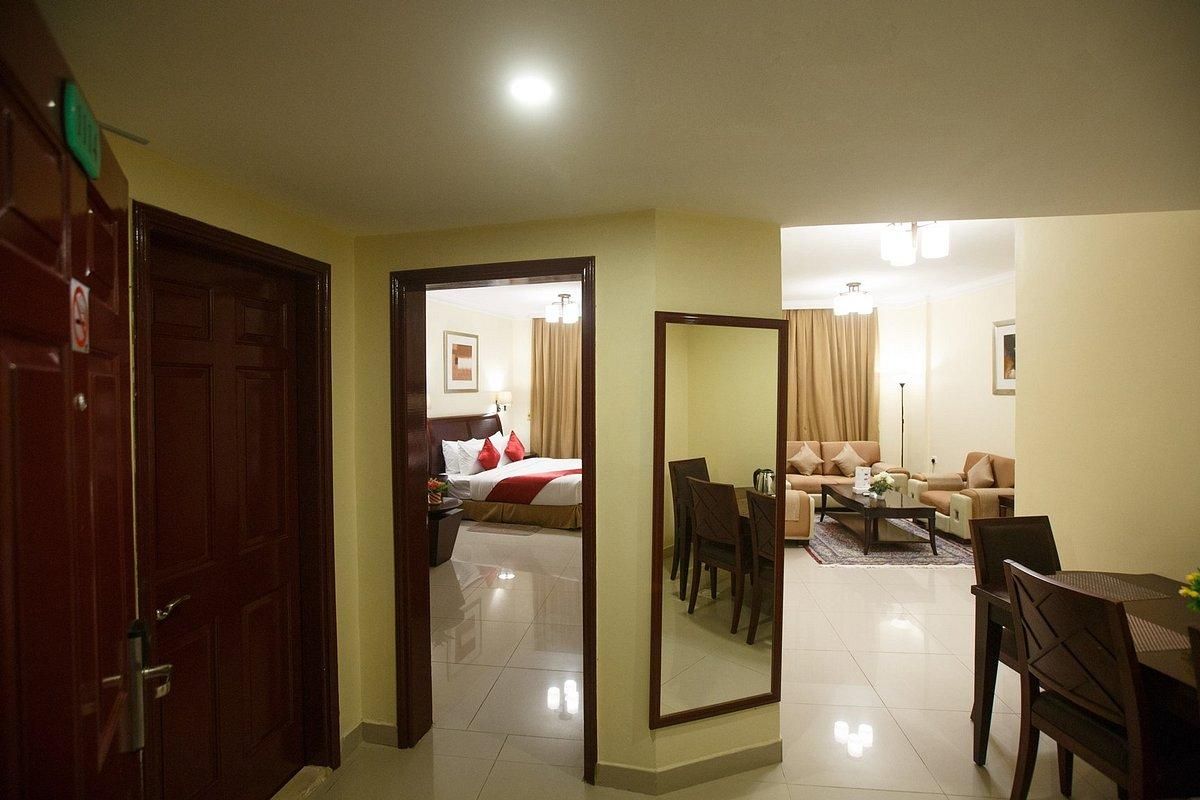 1 Bedroom Executive Suite, 1 King, Sofa bed