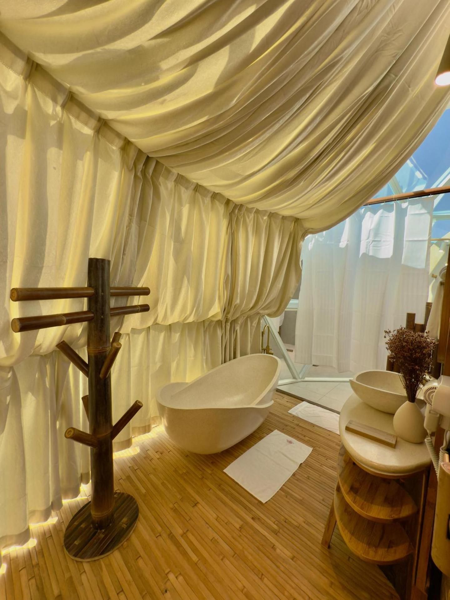 LUXEGLAMP Suite with Private Pool 3