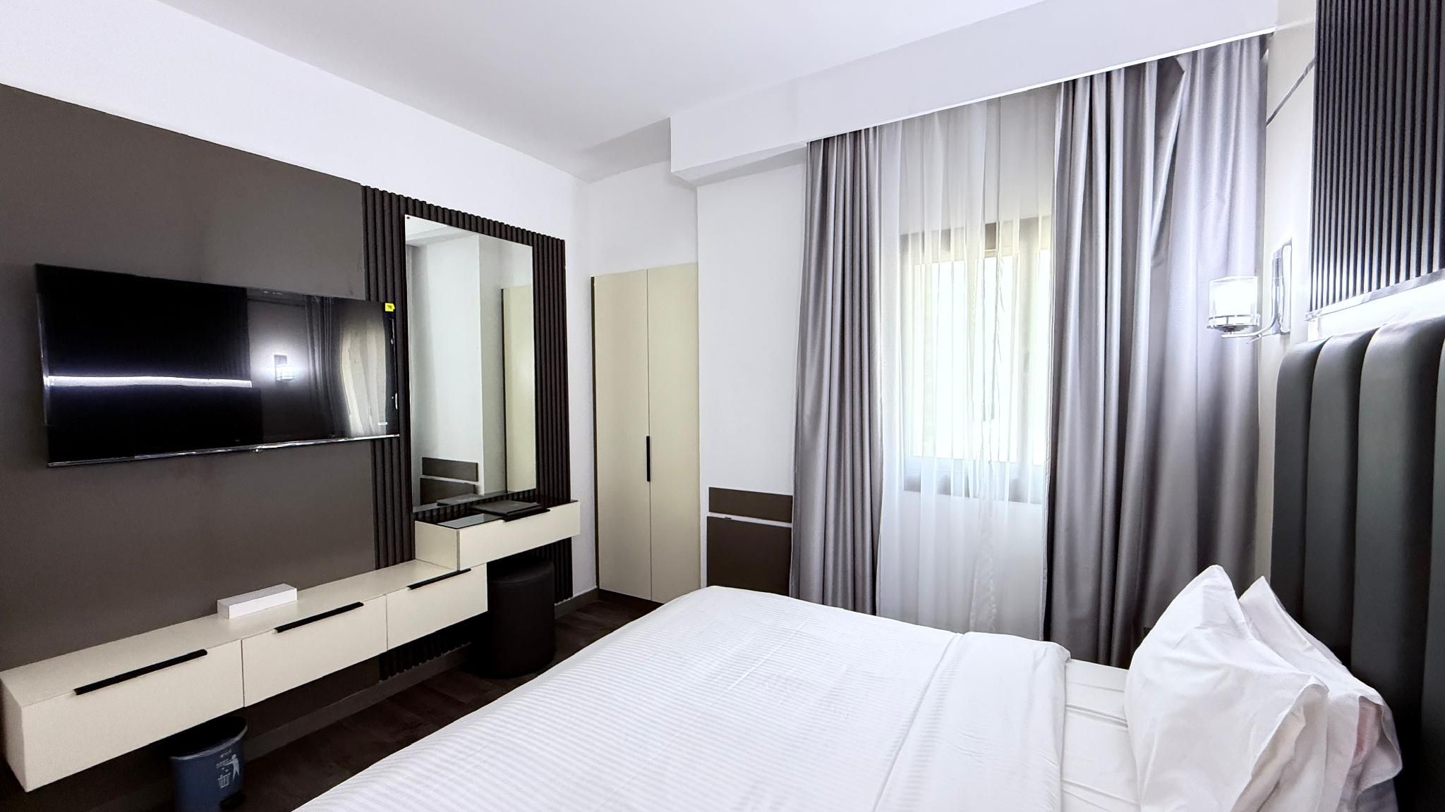 Deluxe King Room with Jacuzzi