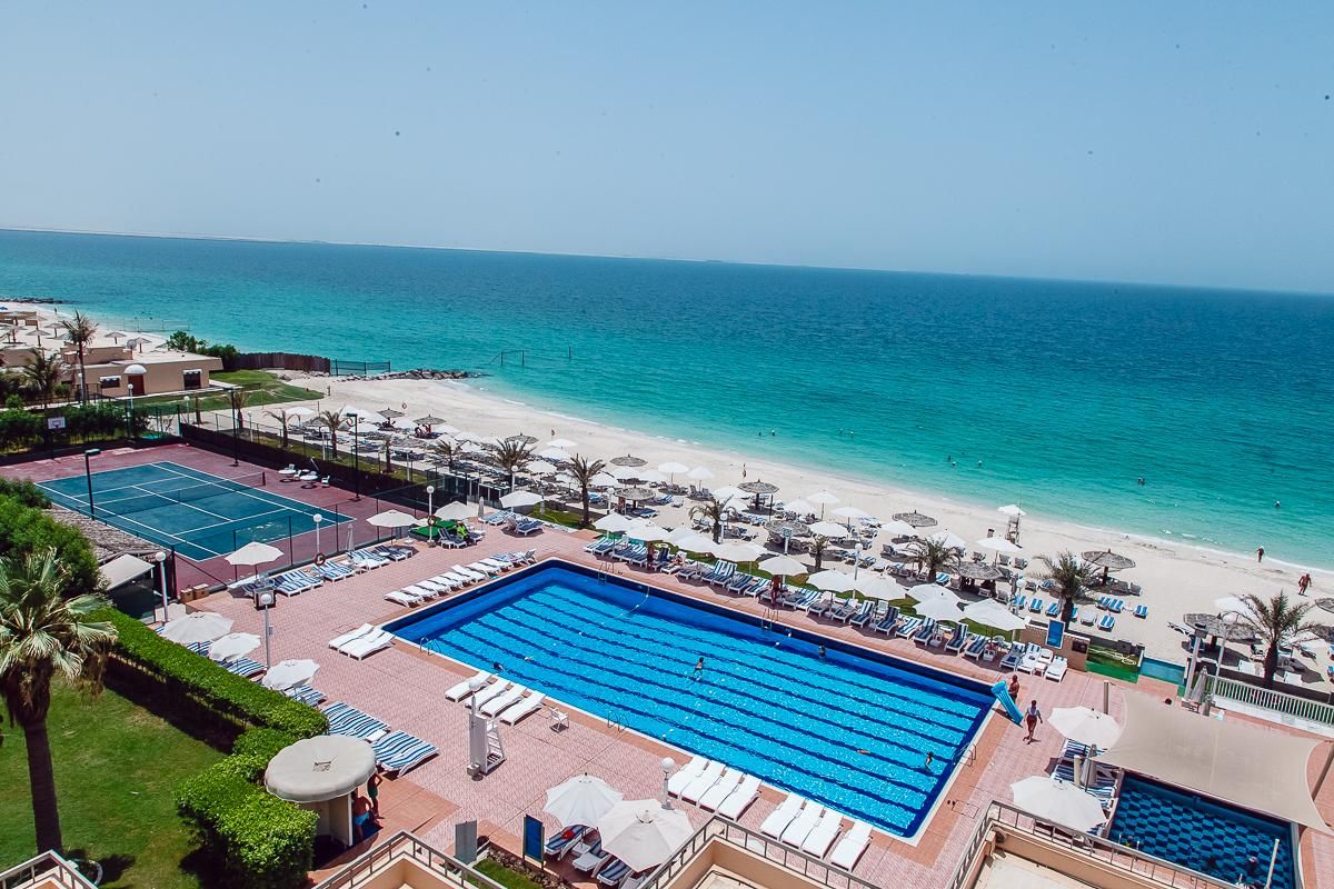 swimming pool [outdoor]