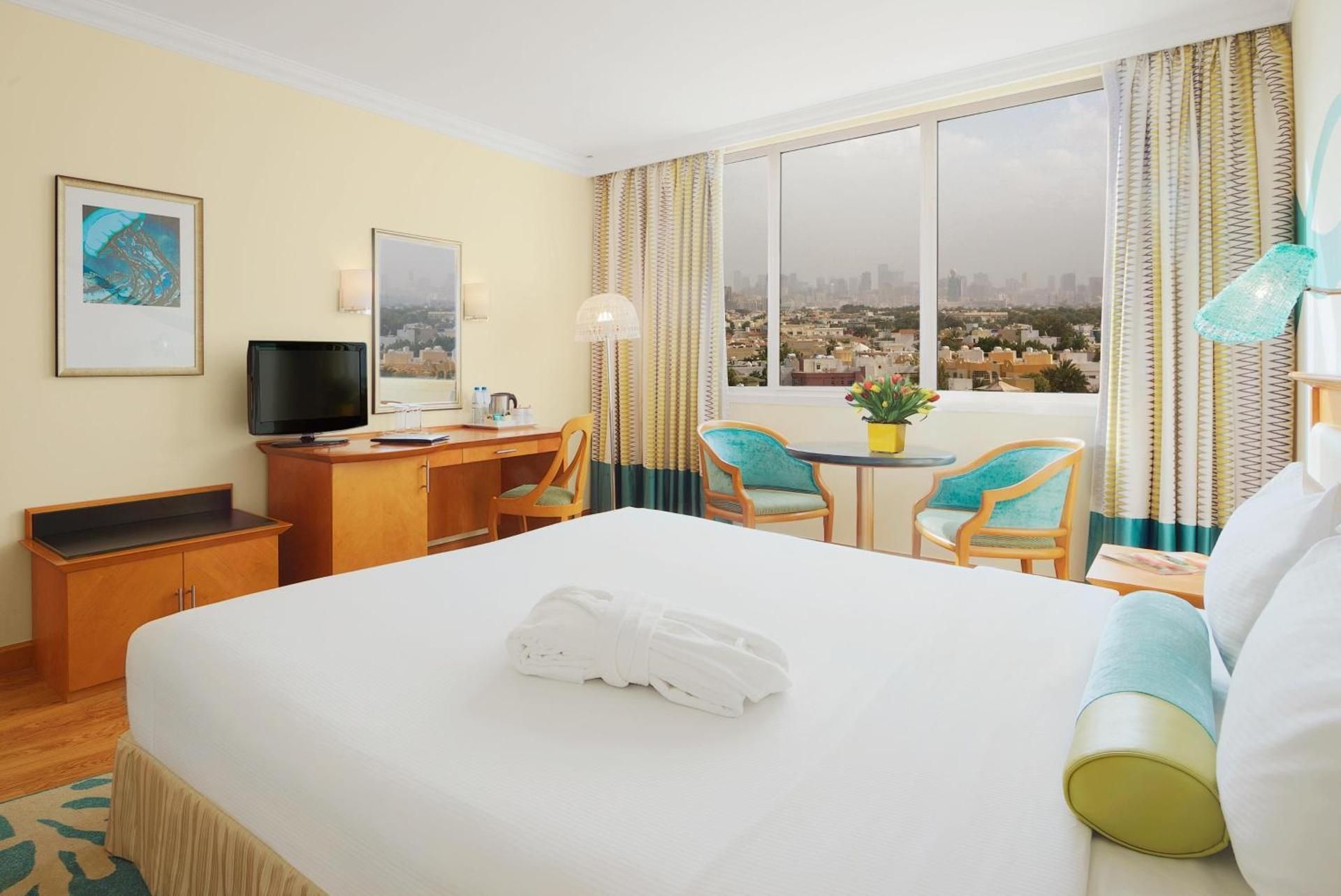 Coral Beach Resort Sharjah Standard King Room 2