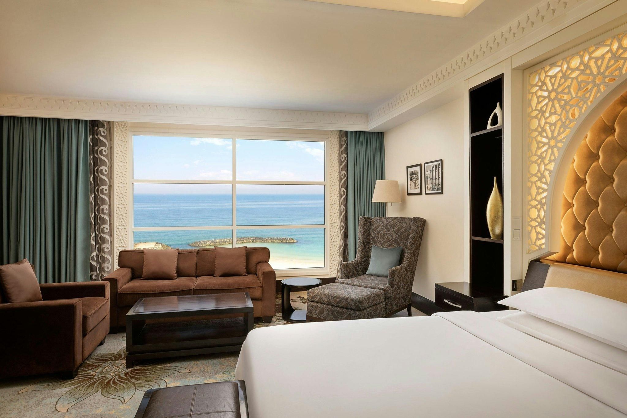 Premier Deluxe Sea View, Guest room, 1 King