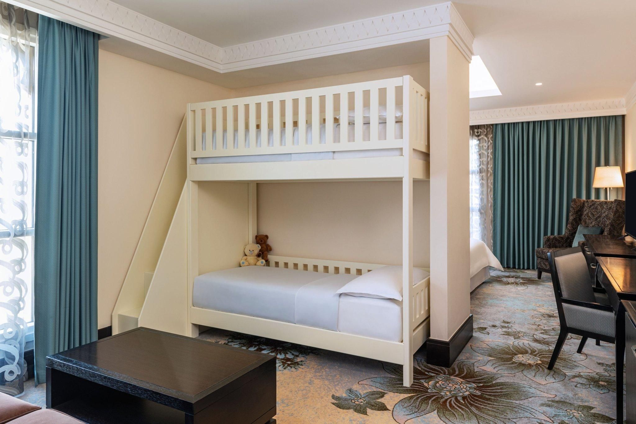 Family Room With Bunk Bed, Guest Room, 1 King, Alternate: Bunk Beds, Partial Sea View