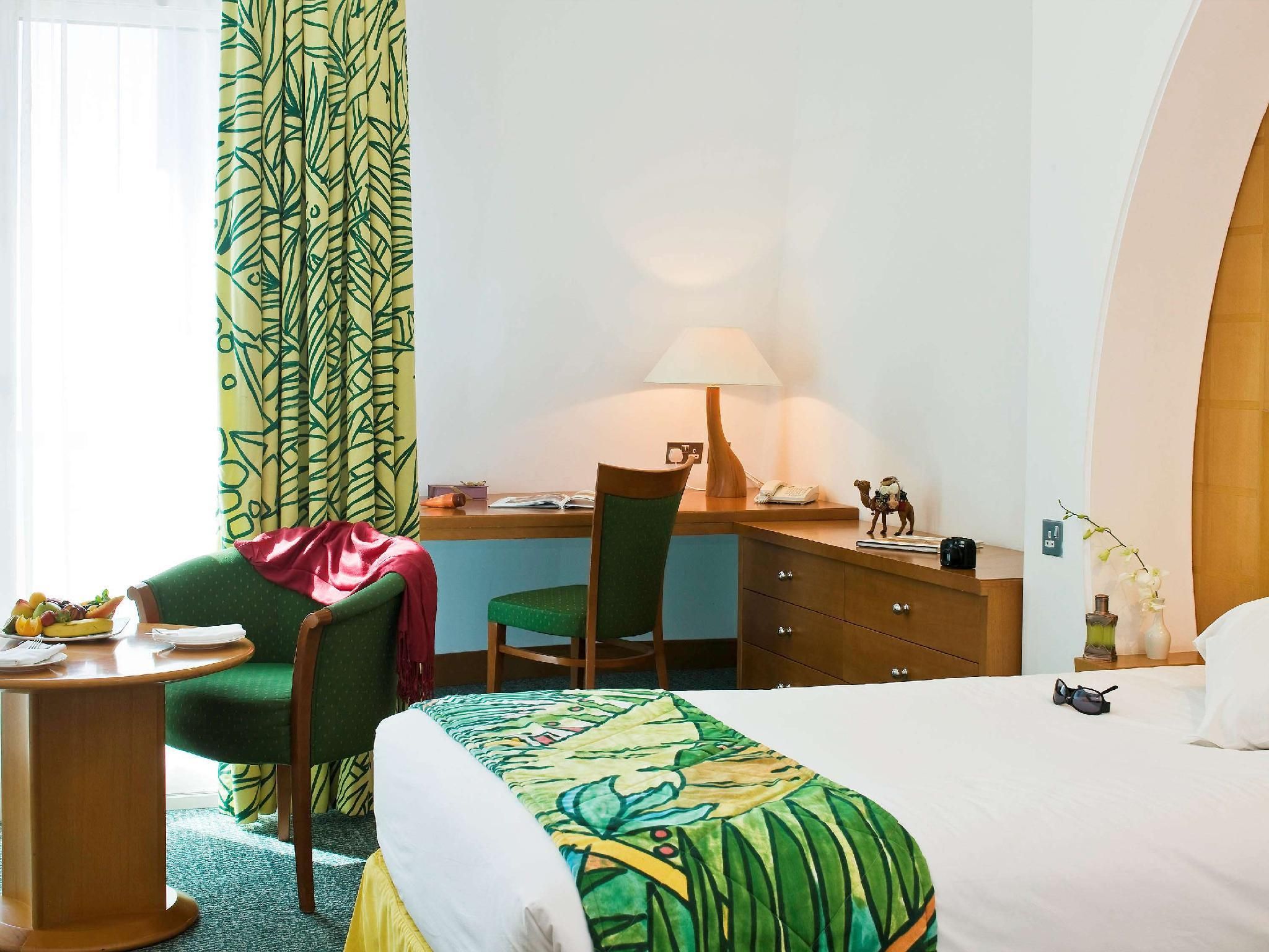 Oryx Grand Jebel Hafeet Deluxe Room with 2 Single Beds 2