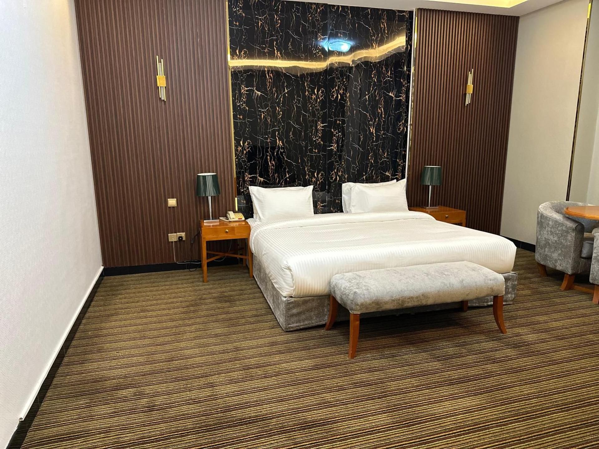 Premium Suite