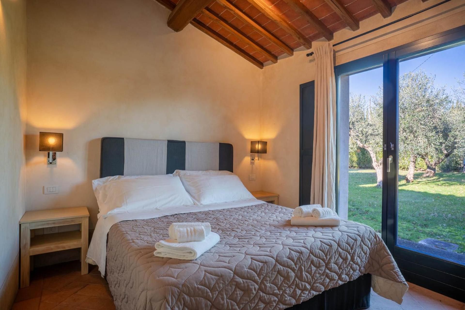 One-Bedroom Apartment with Garden View