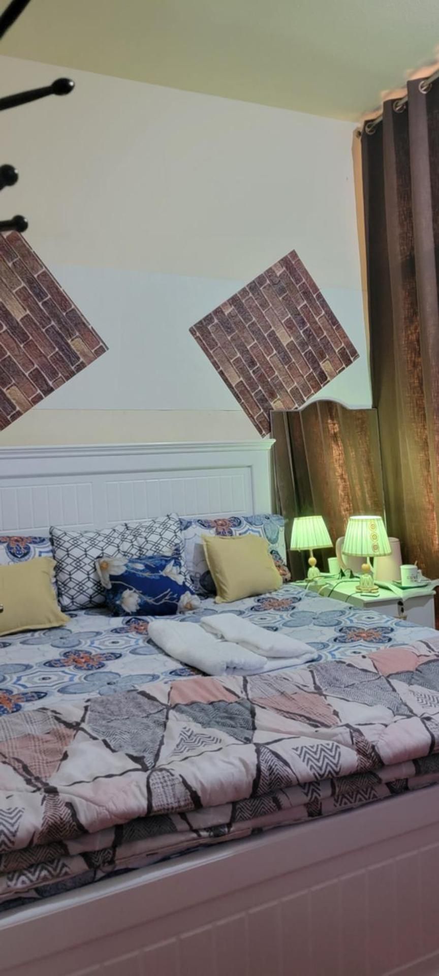 Mama Delight Apartment  Queen Room with Shared Bathroom 2