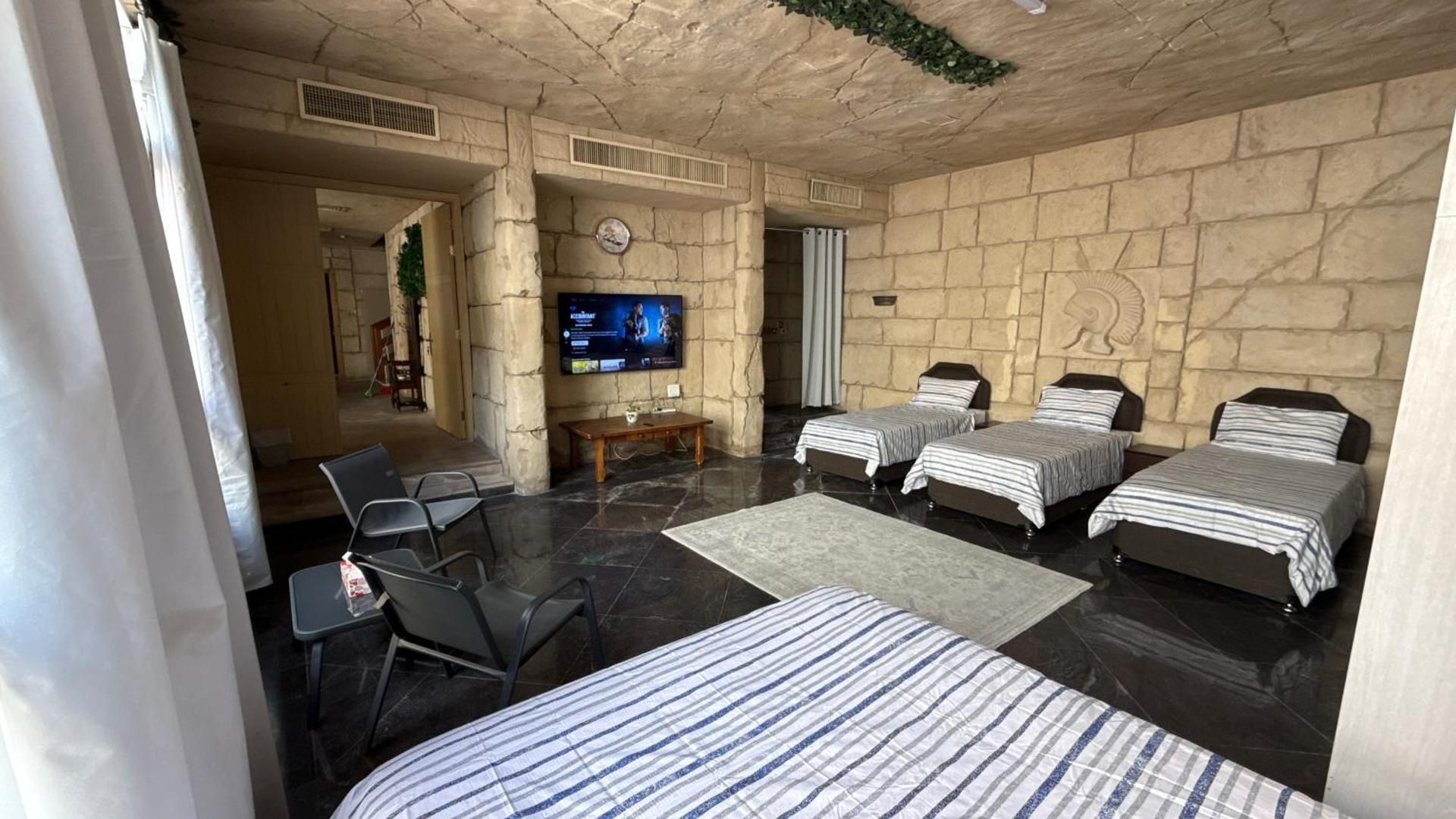 Deluxe Family Suite
