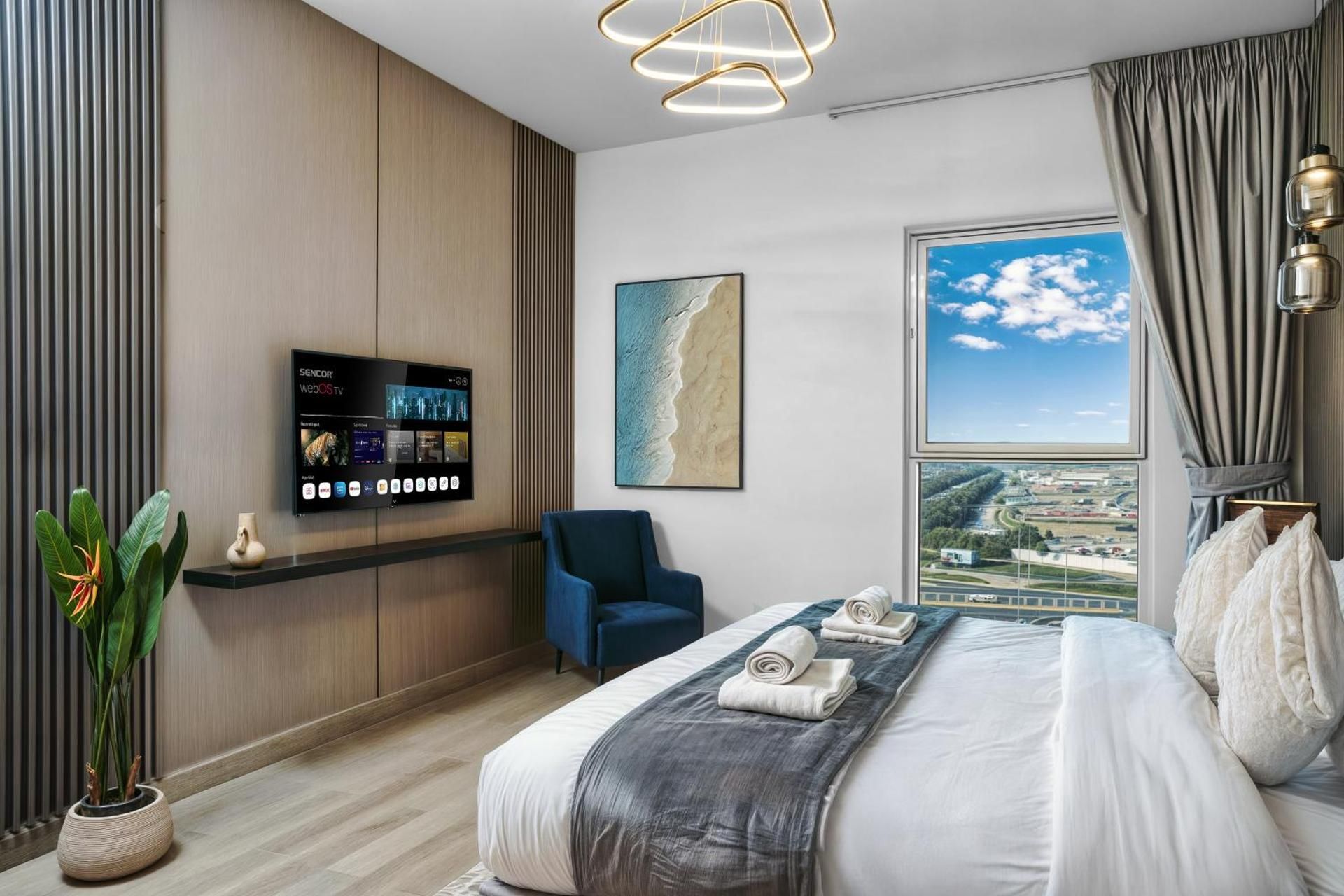 Four-Bedroom Luxury Apartment