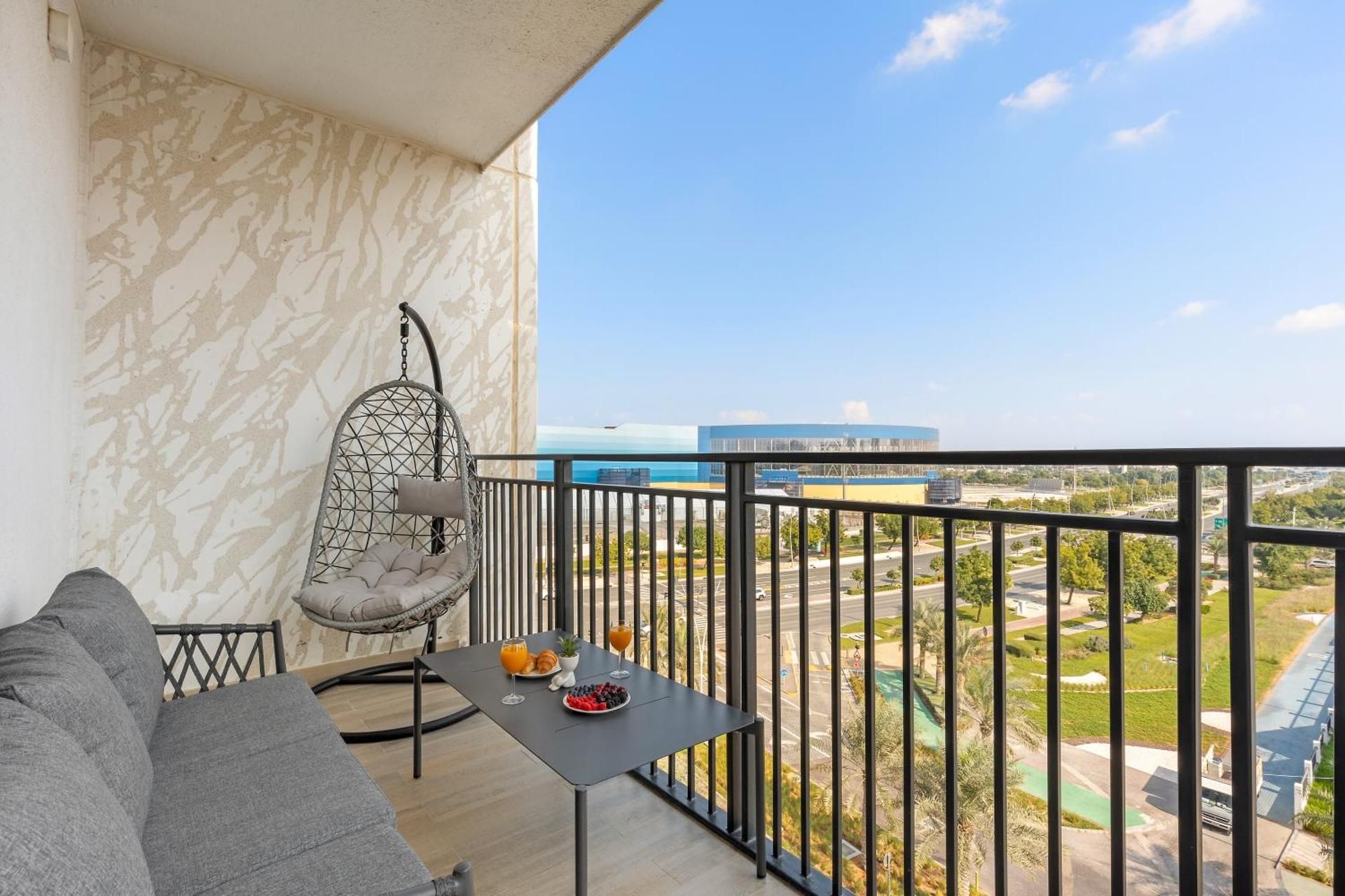Four-Bedroom Apartment with Balcony