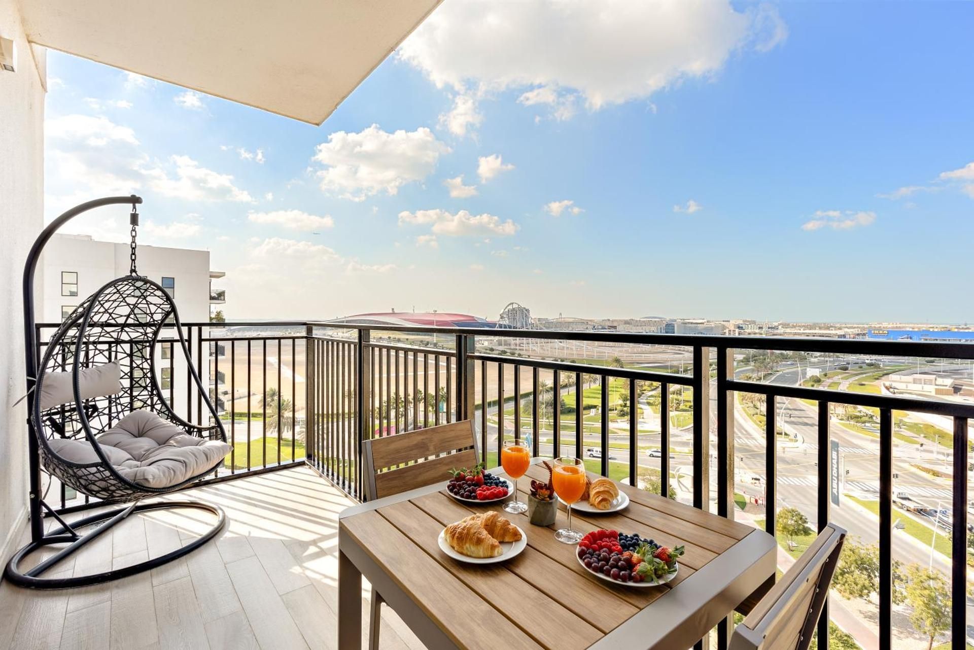 Four-Bedroom Luxury Apartment