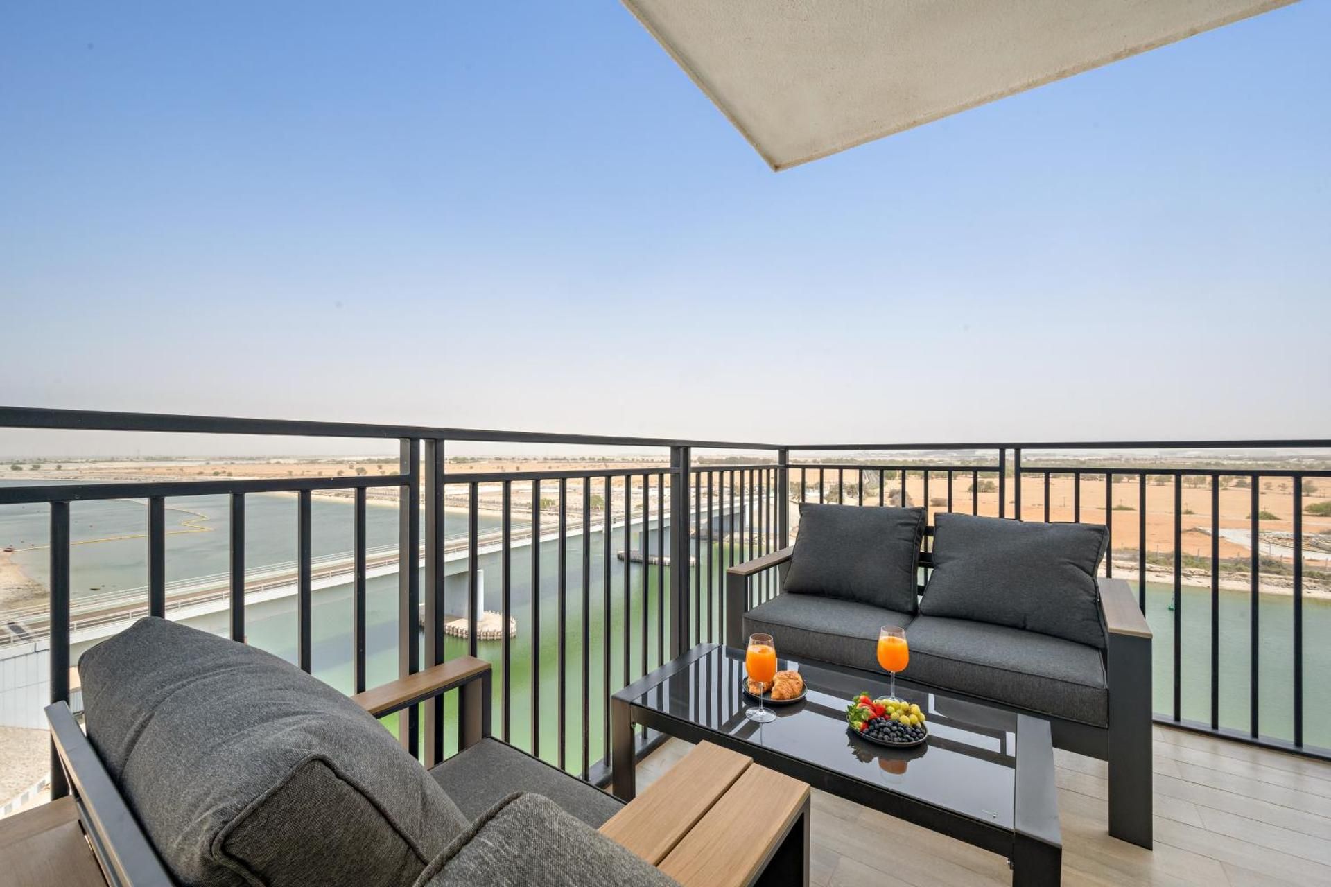 Four-Bedroom Deluxe Apartment