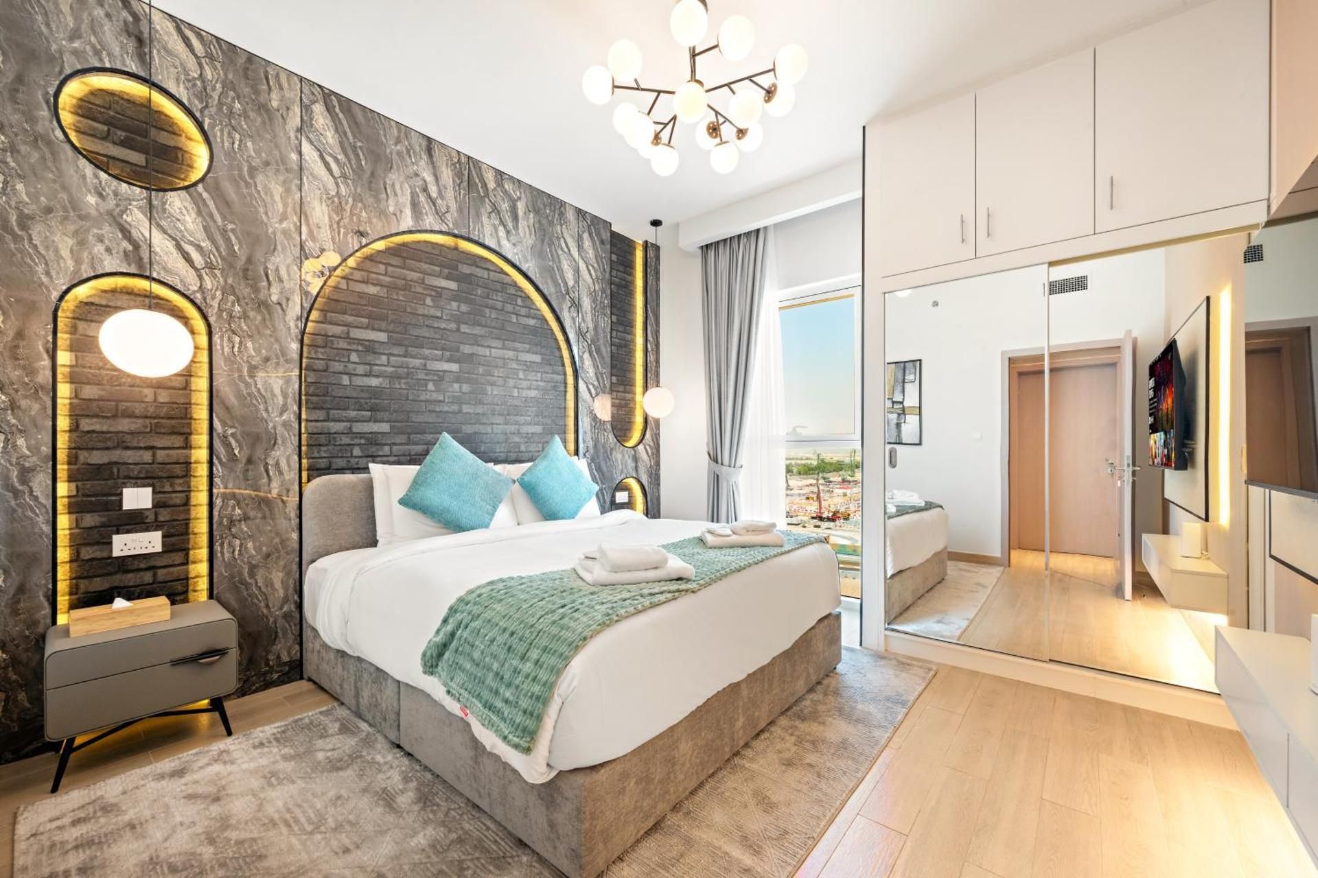Four-Bedroom Deluxe Apartment