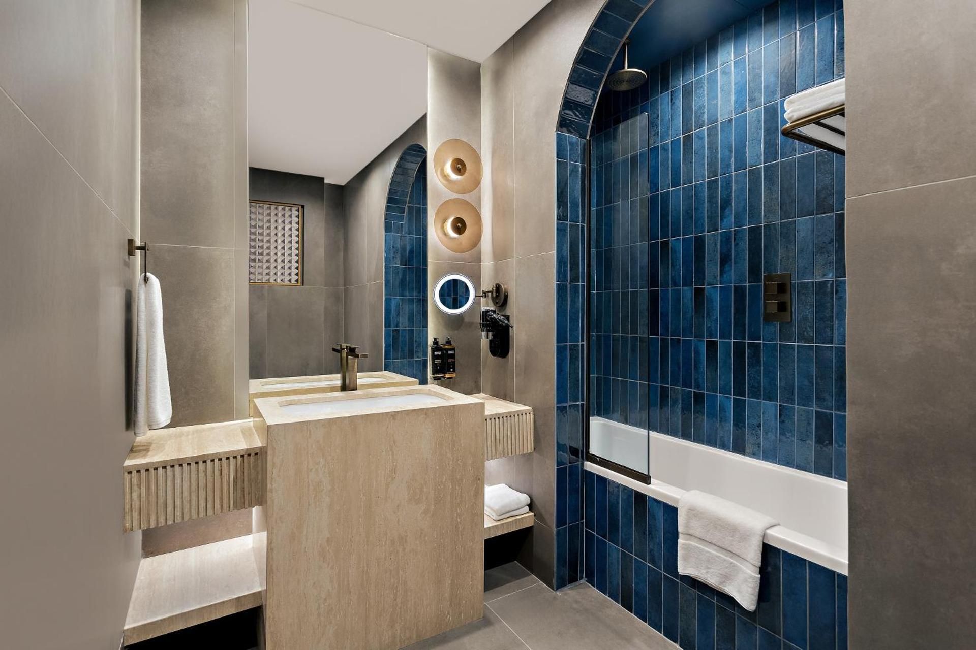 Mercure Abu Dhabi Downtown Superior Room Twin 2