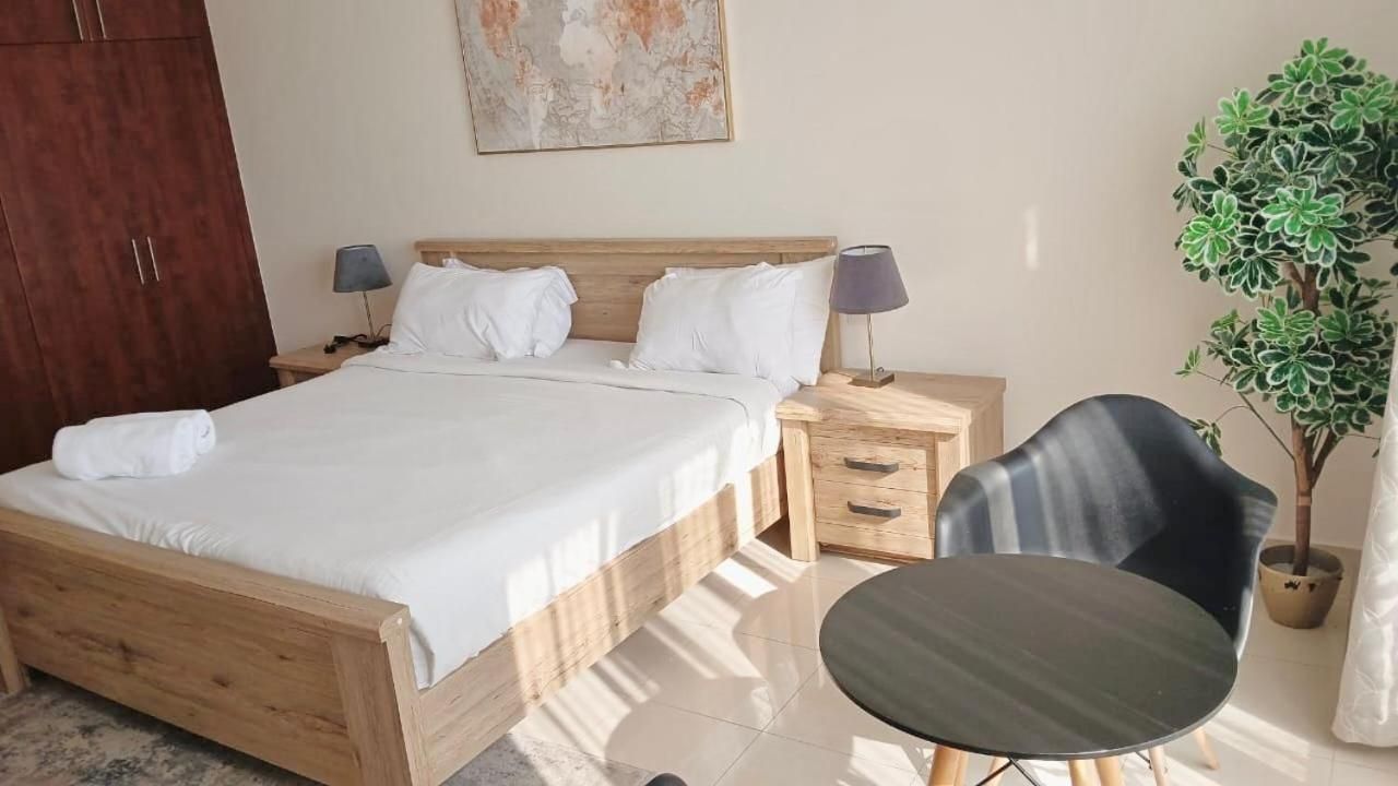 One-Bedroom Apartment with Sea View