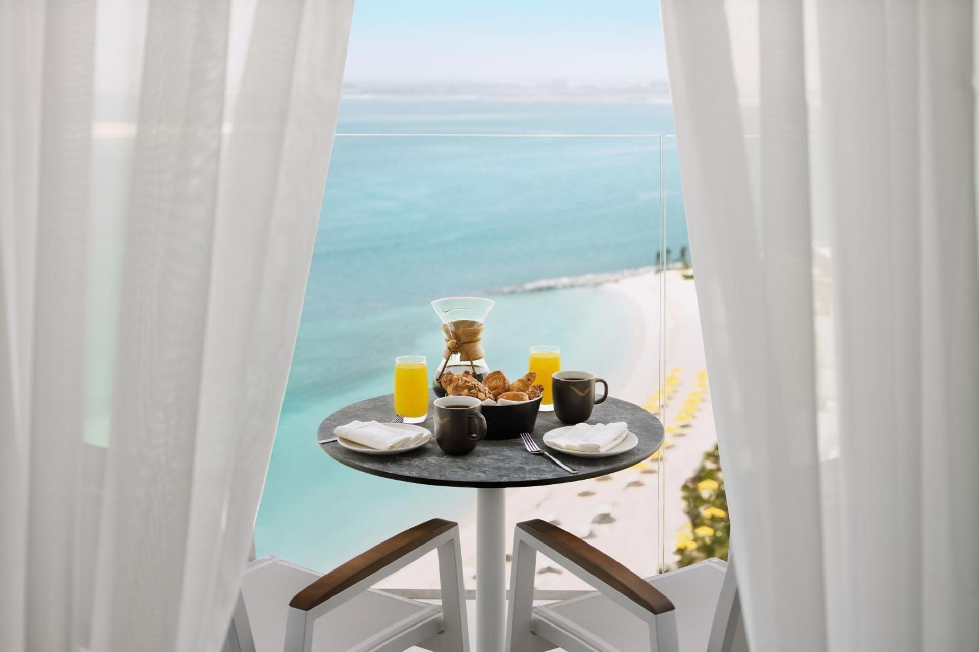 Deluxe Beach and Pool Twin Room