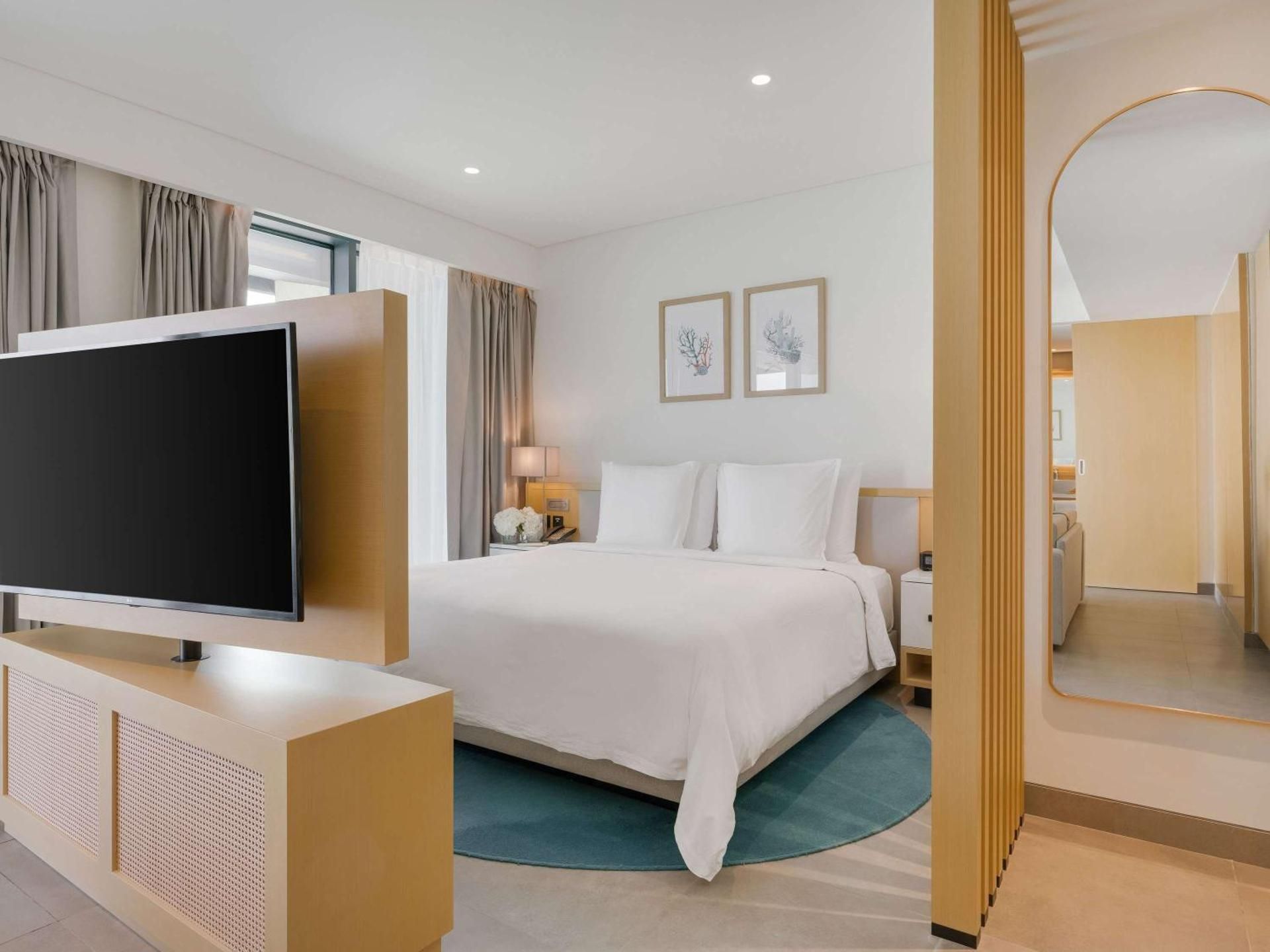 Corner Suite