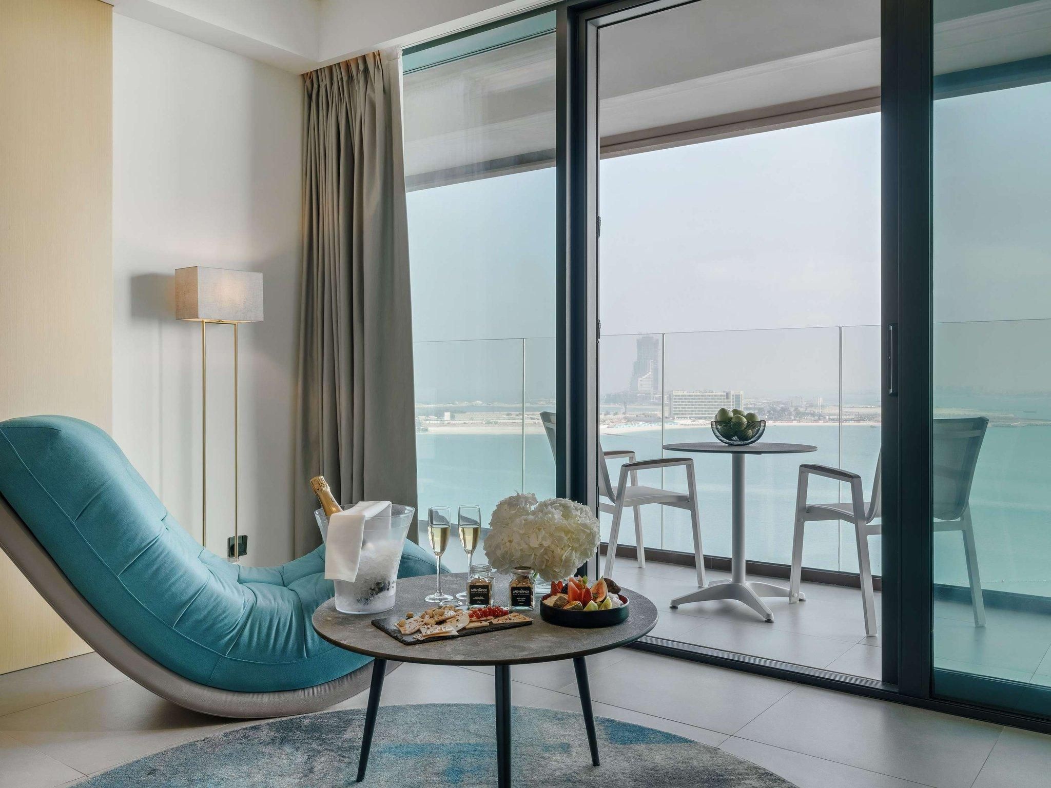 Beach View Corner Suite