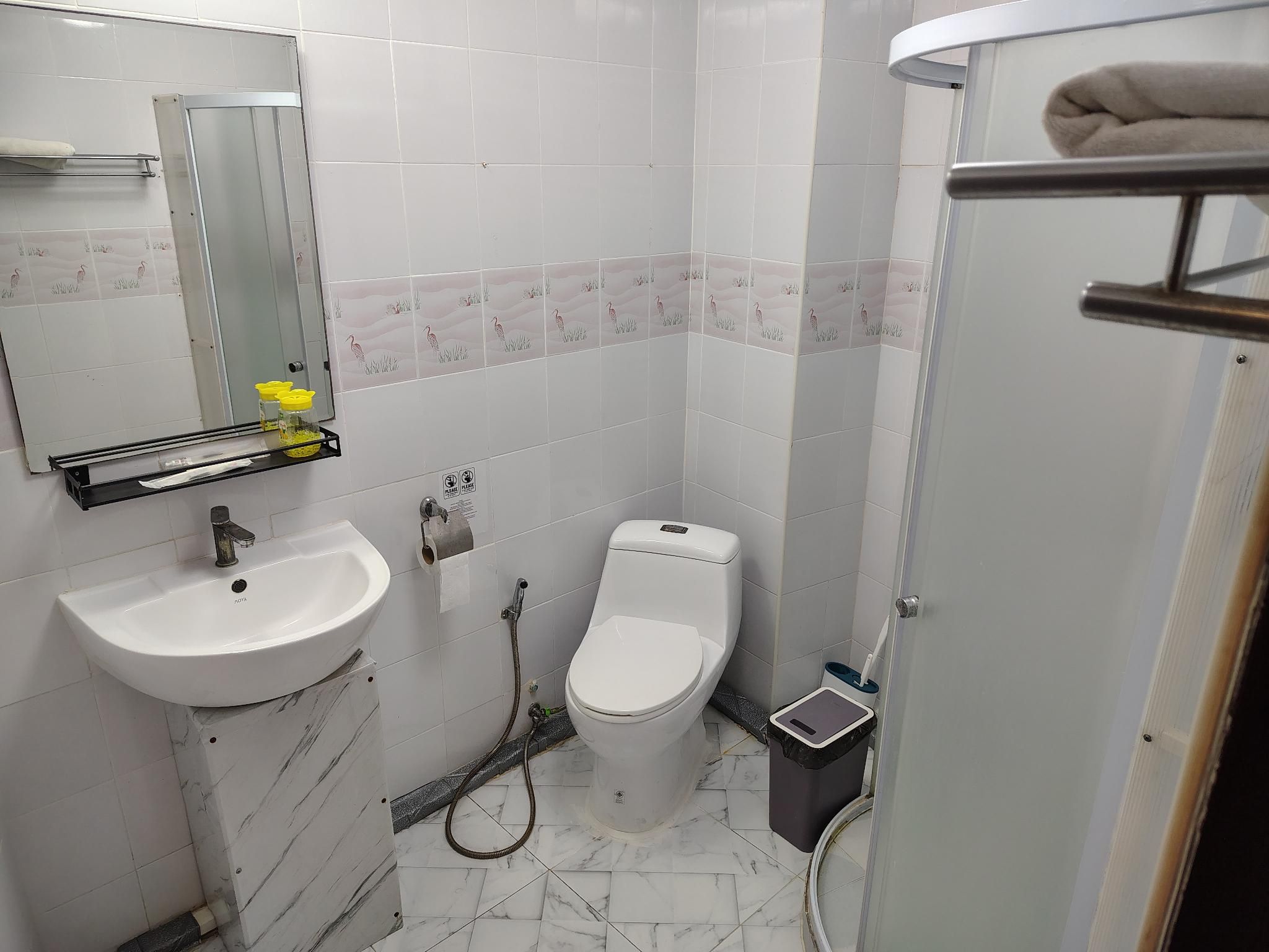 Kitchenette Suite - 1 Queen Bed