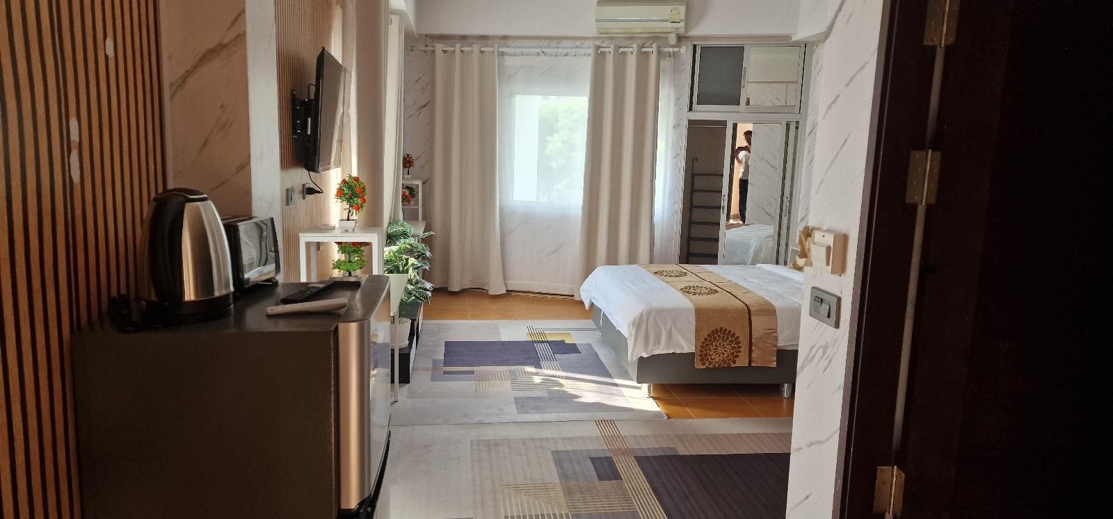King Bed Room