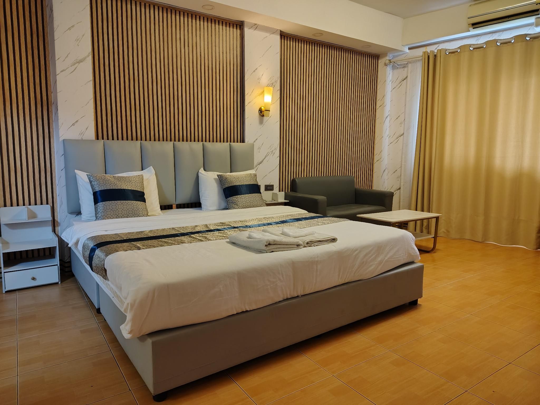 King Bed