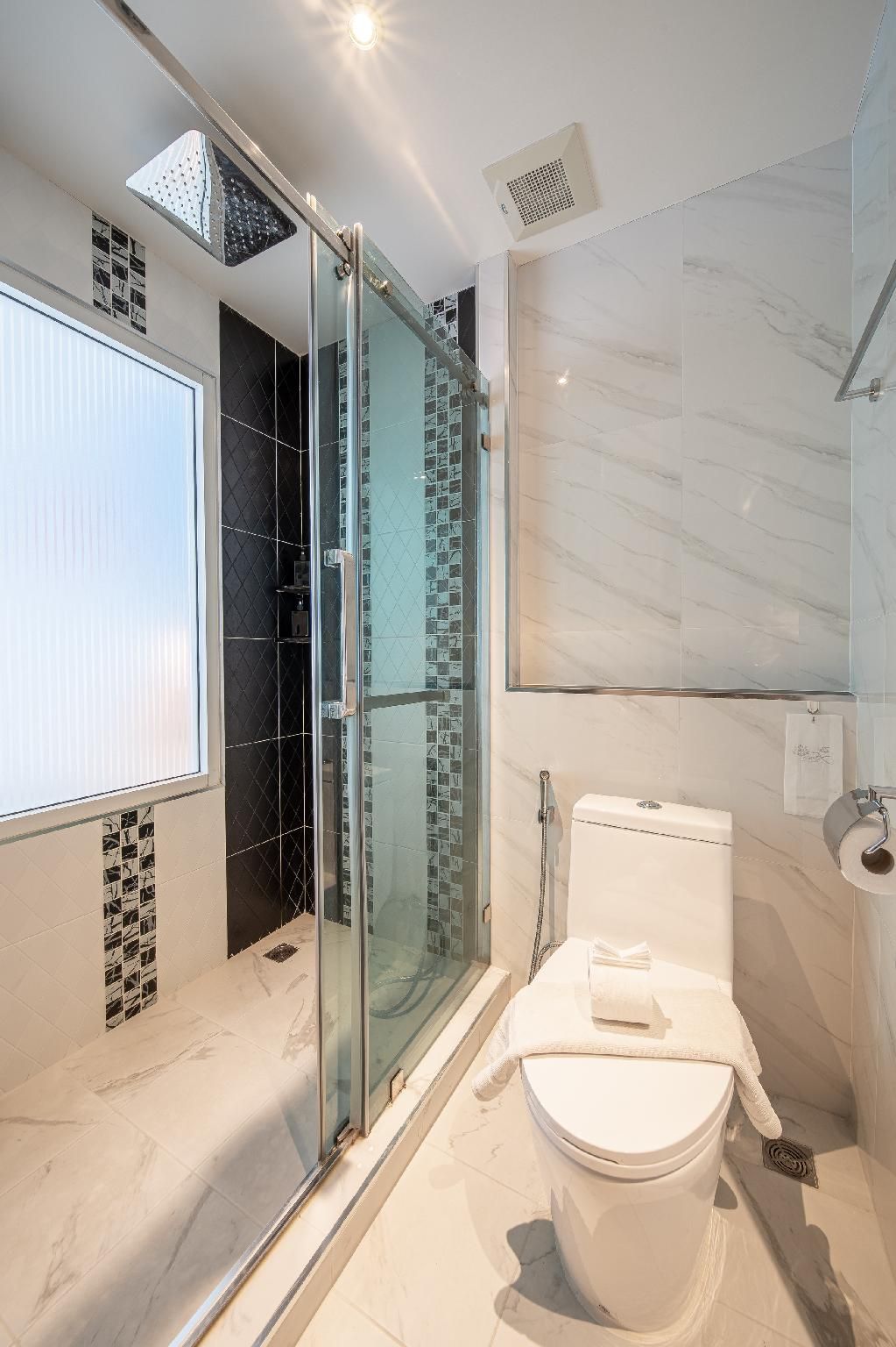 Royal Prince Resort Pattaya Deluxe Partial Sea View Double 3