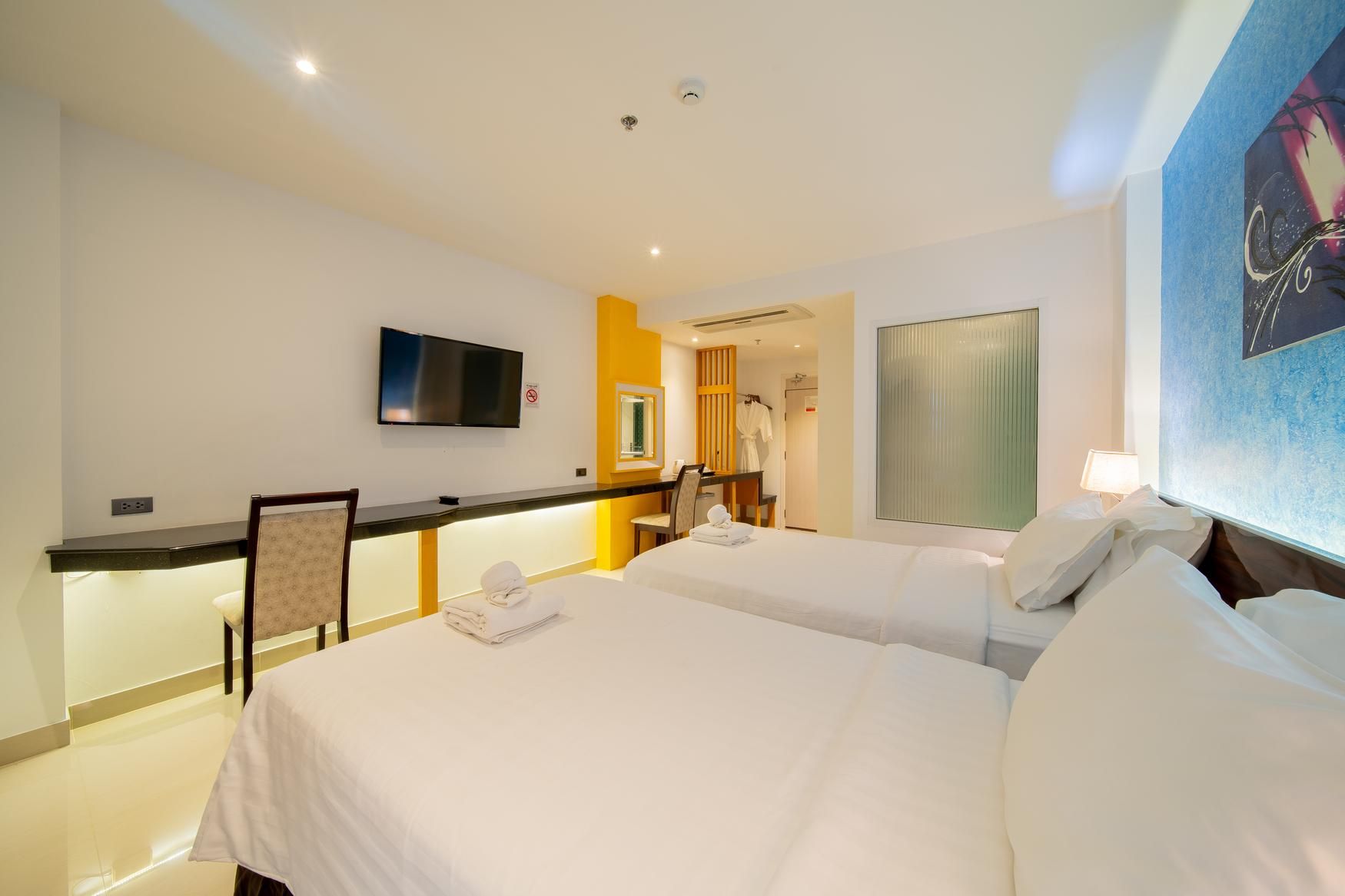 Deluxe Room Twin Bed