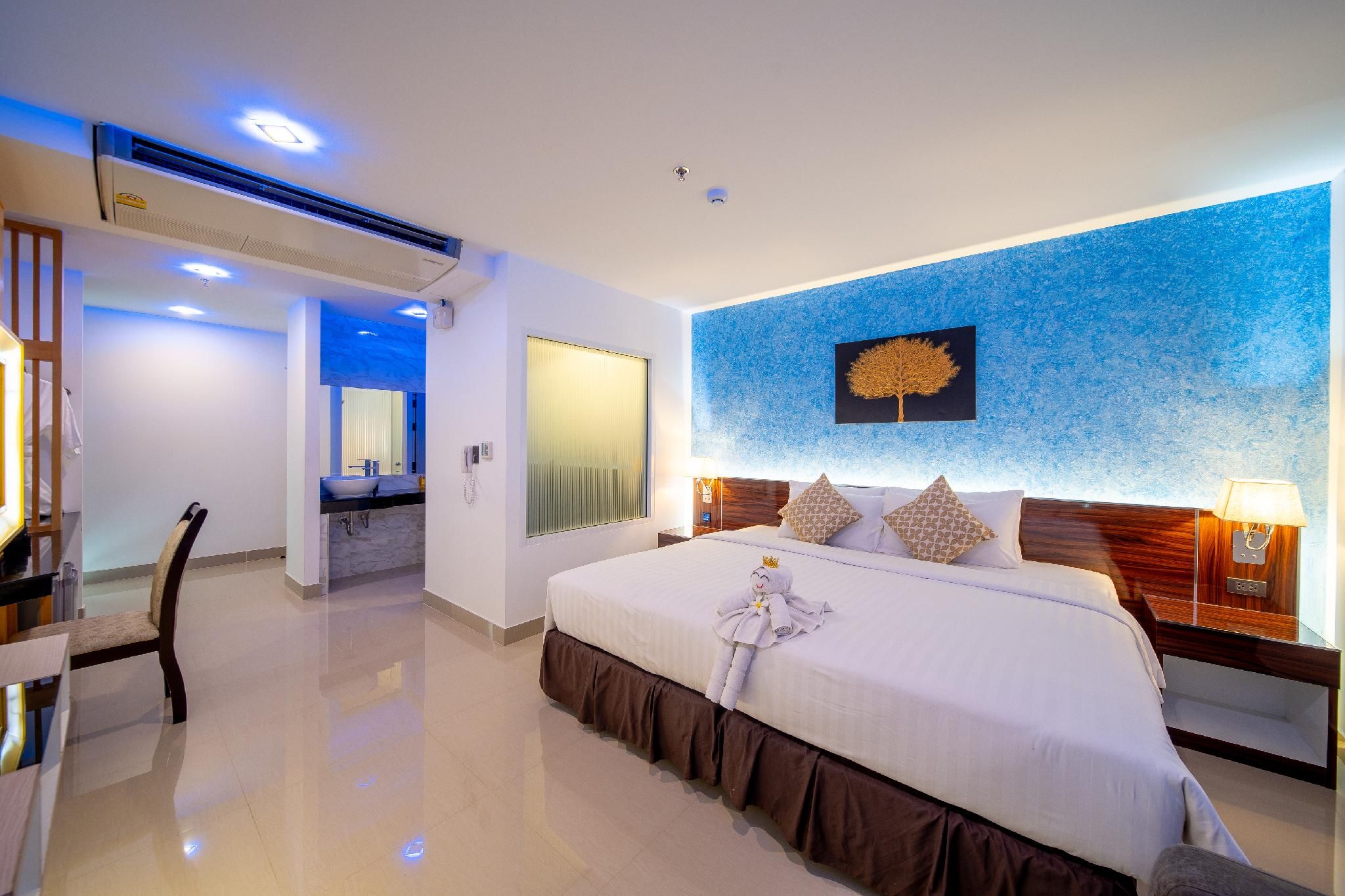 Royal Prince Resort Pattaya Deluxe Partial Sea View Double 2