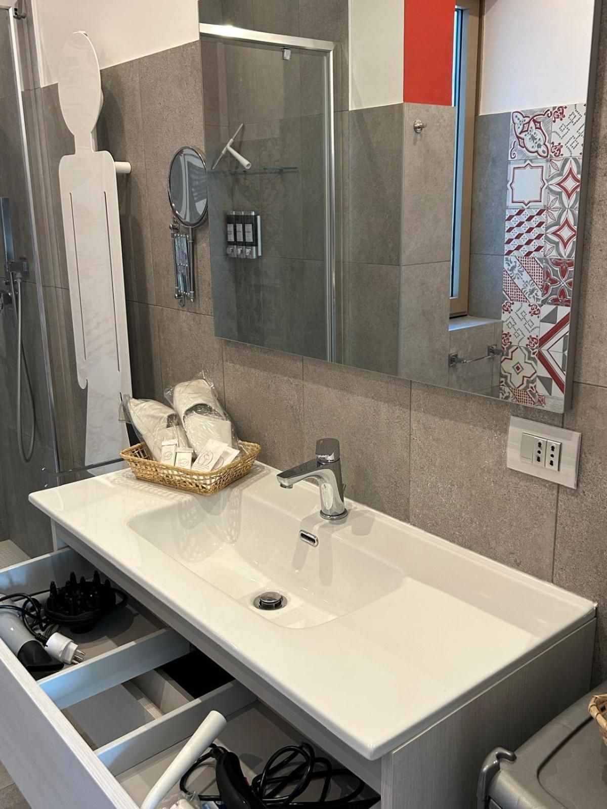 Three-Bedroom Deluxe Apartment
