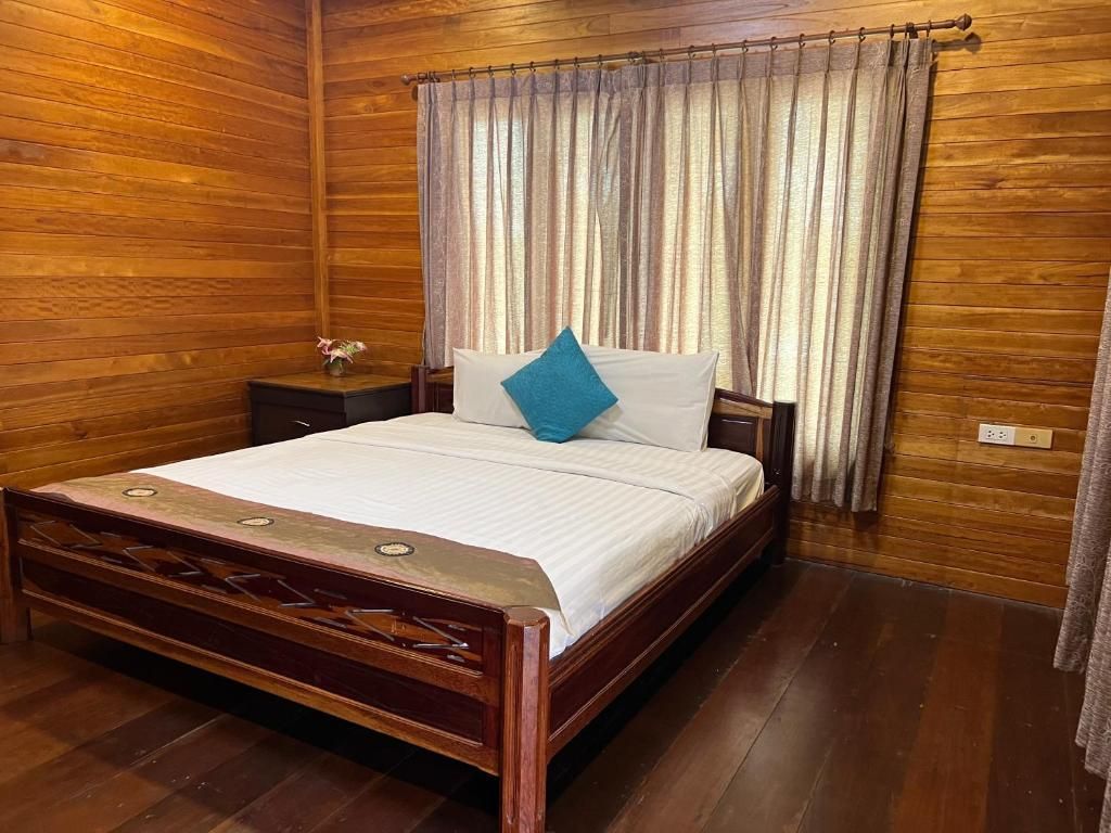 Standard King Garden Villa