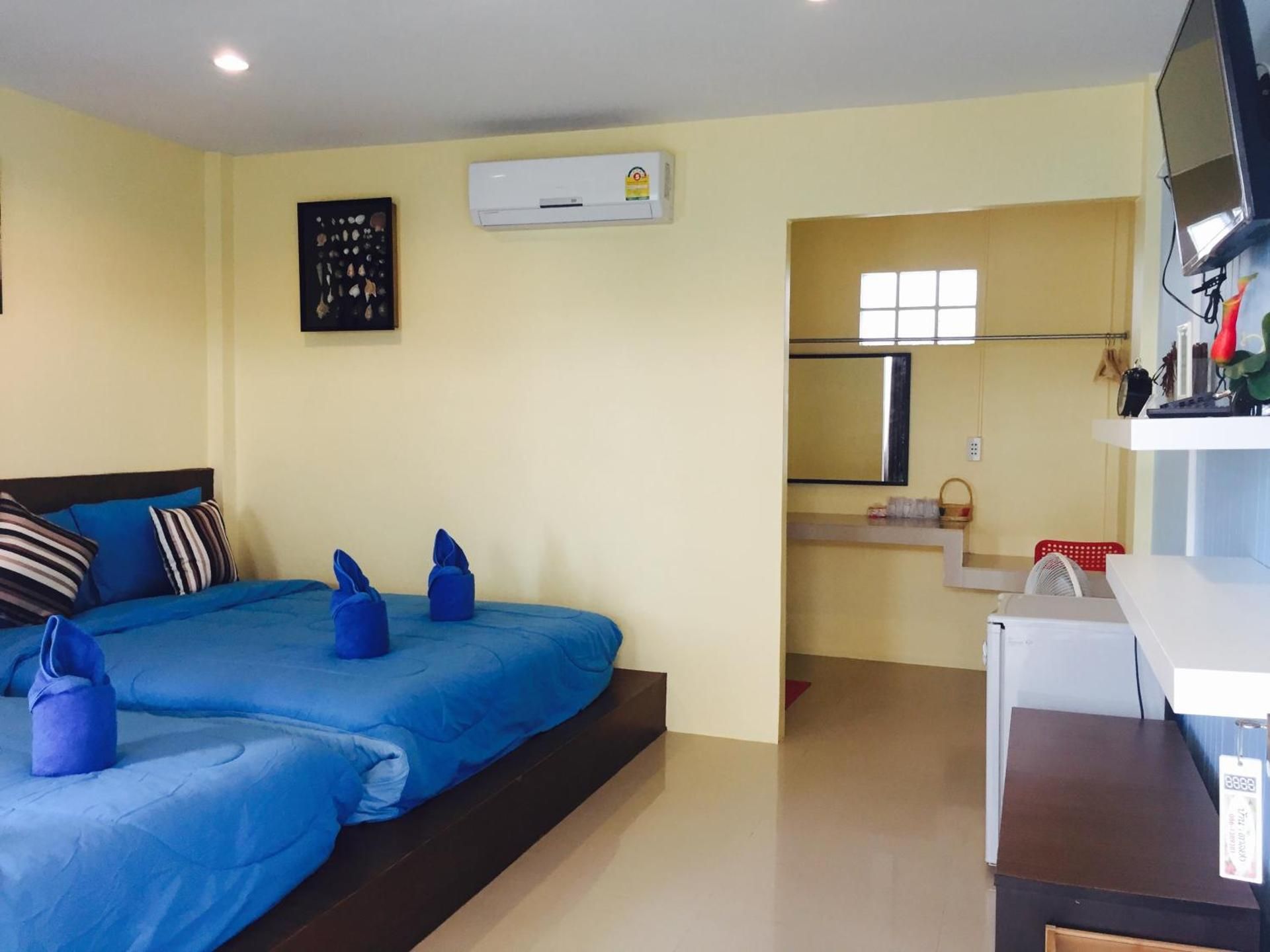 Quadruple Room with Terrace