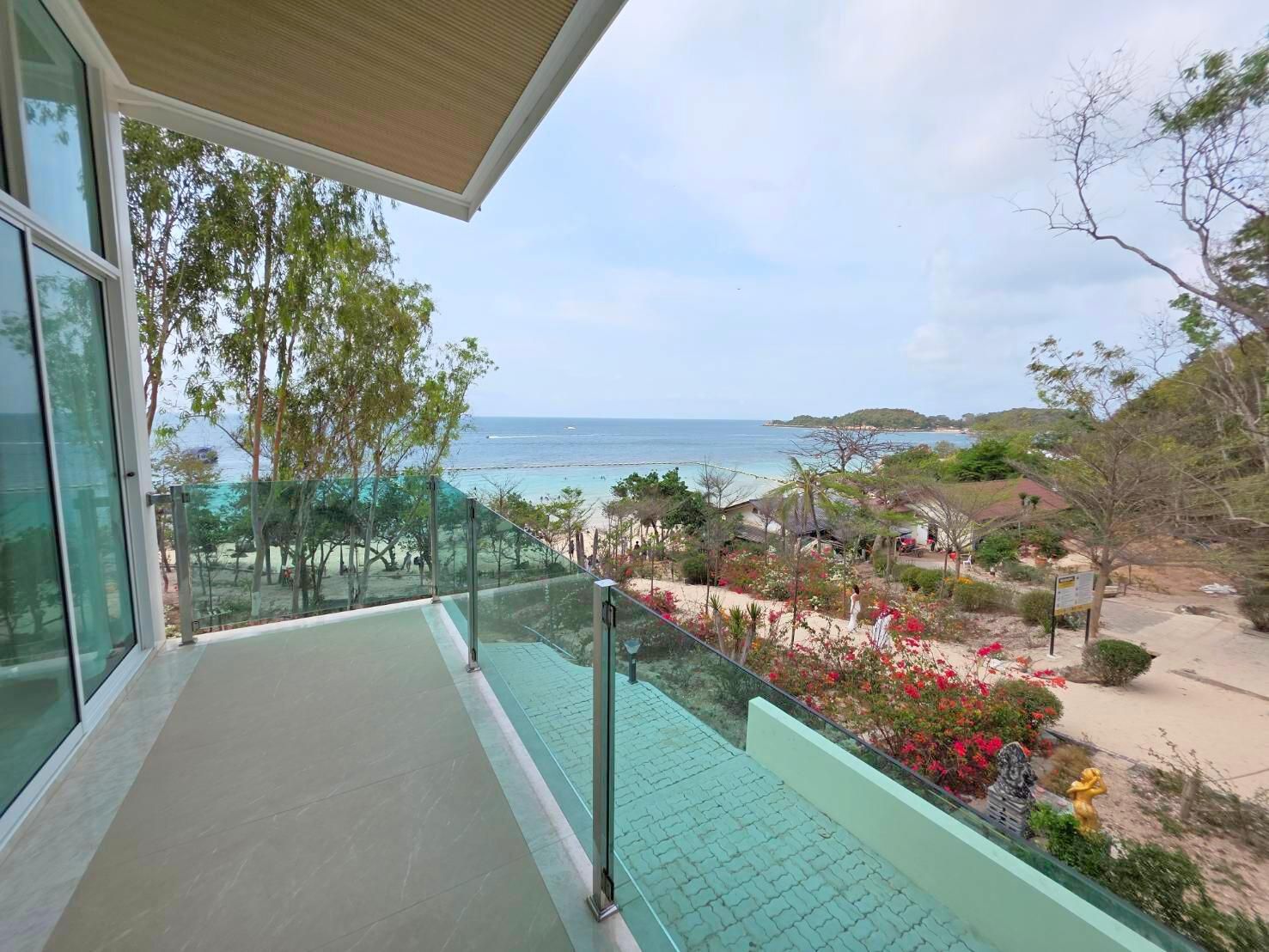 Deluxe Sea View