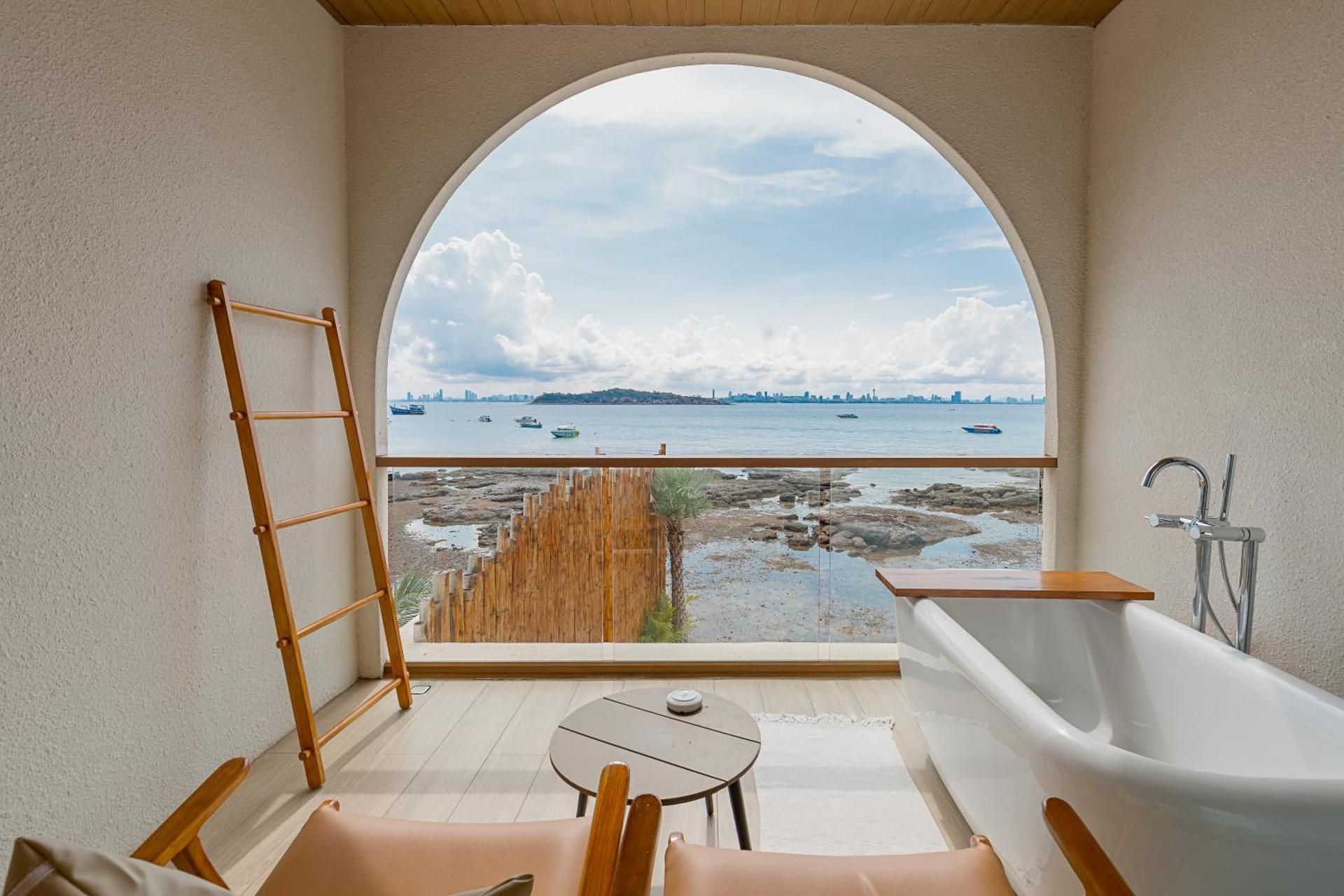 King Room with Spa Bath