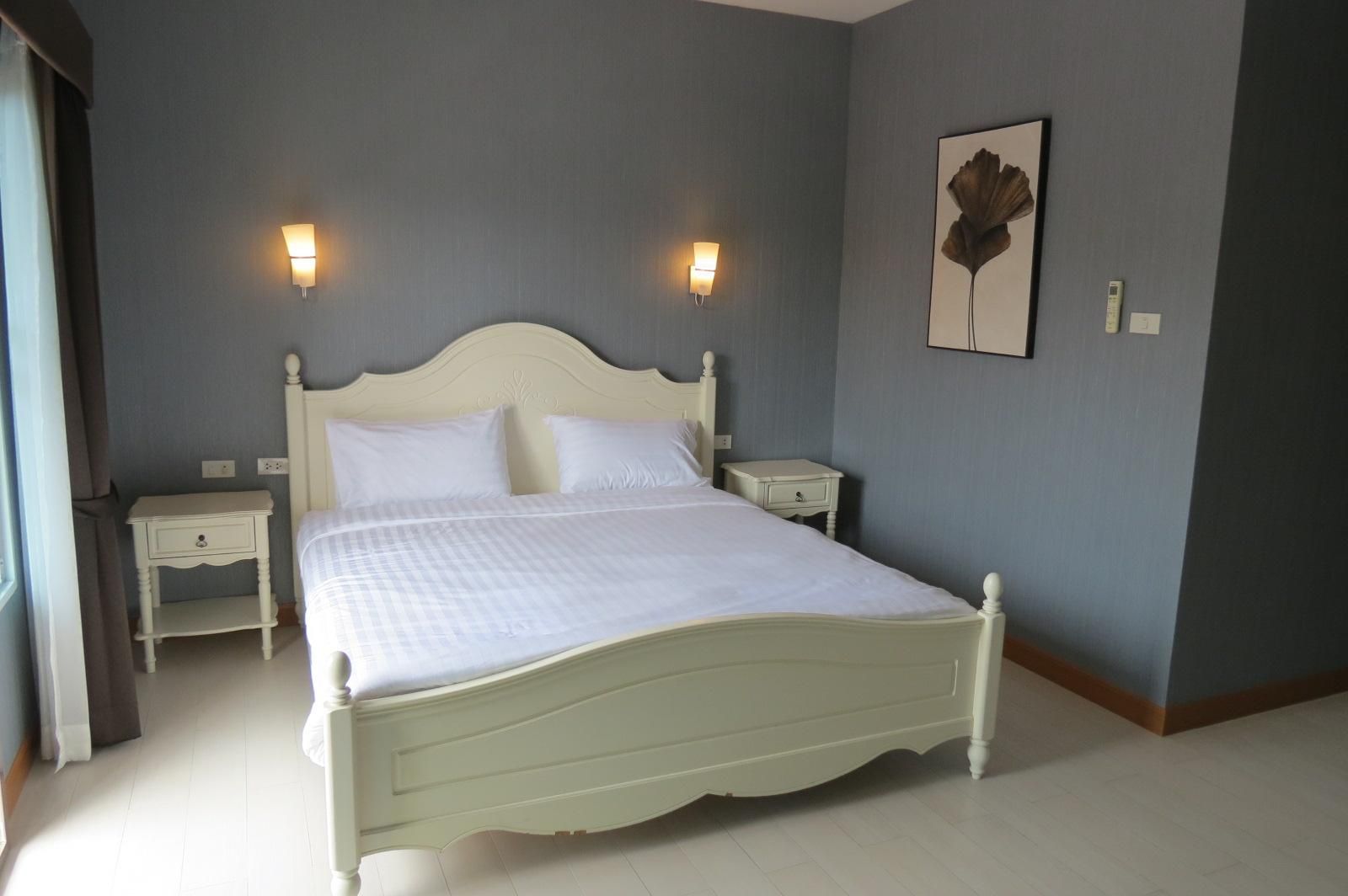 Baan Bee Residence Deluxe Balcony 2