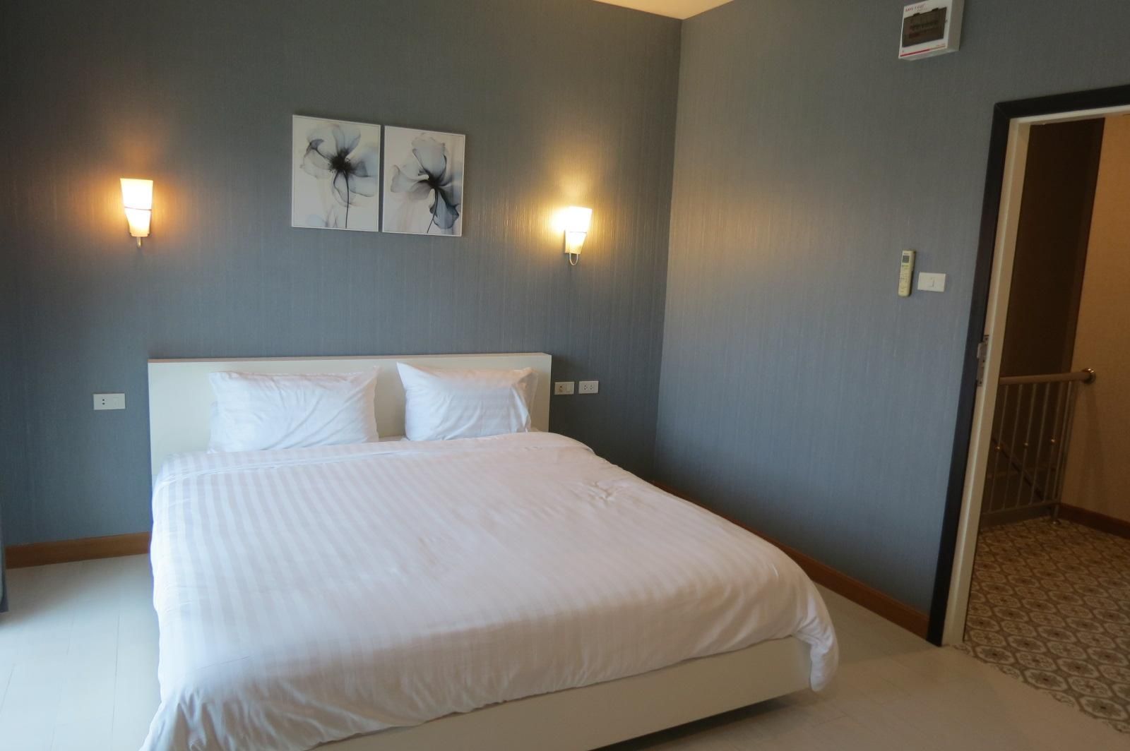 Baan Bee Residence Deluxe Balcony