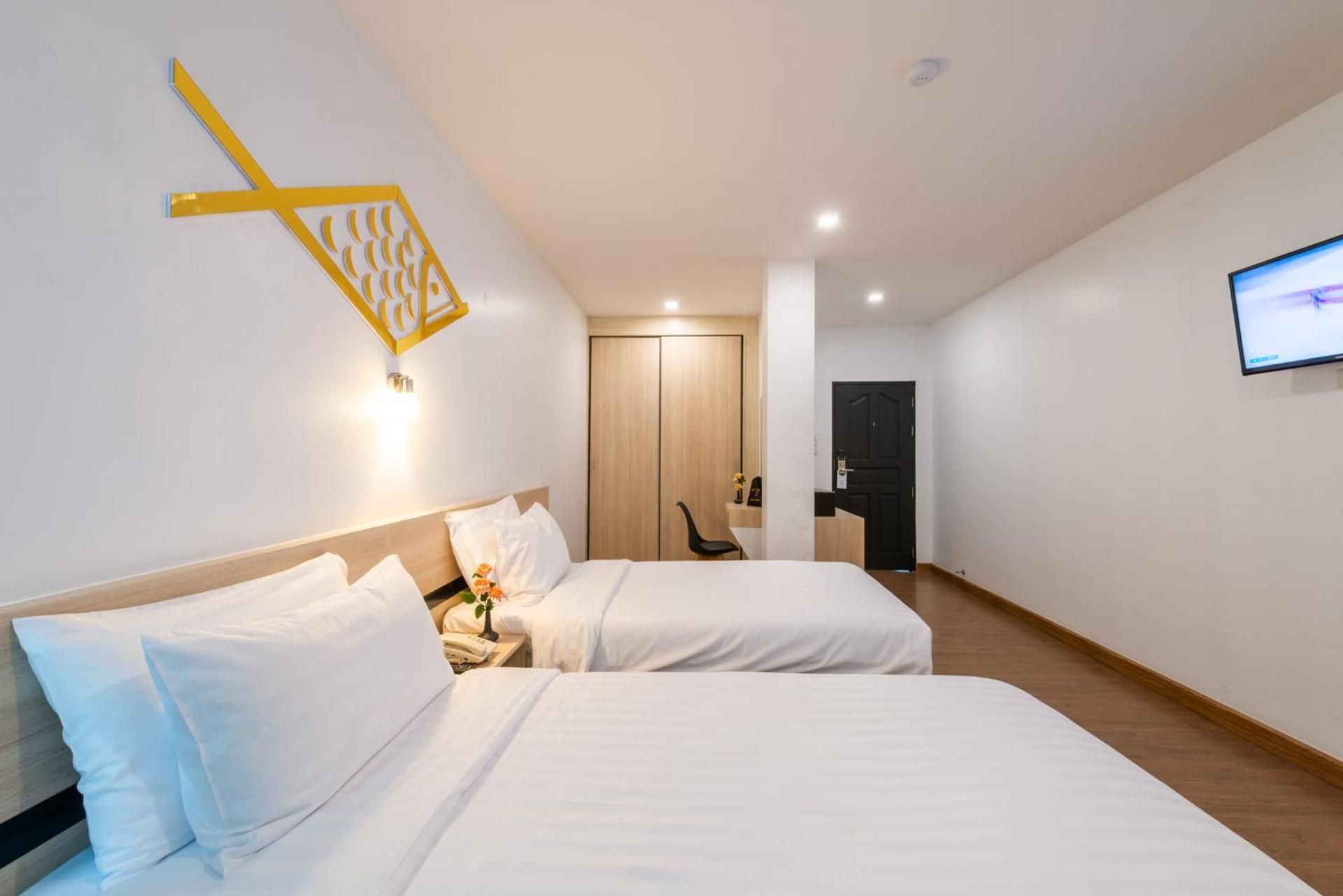 Twin Room with Pool View