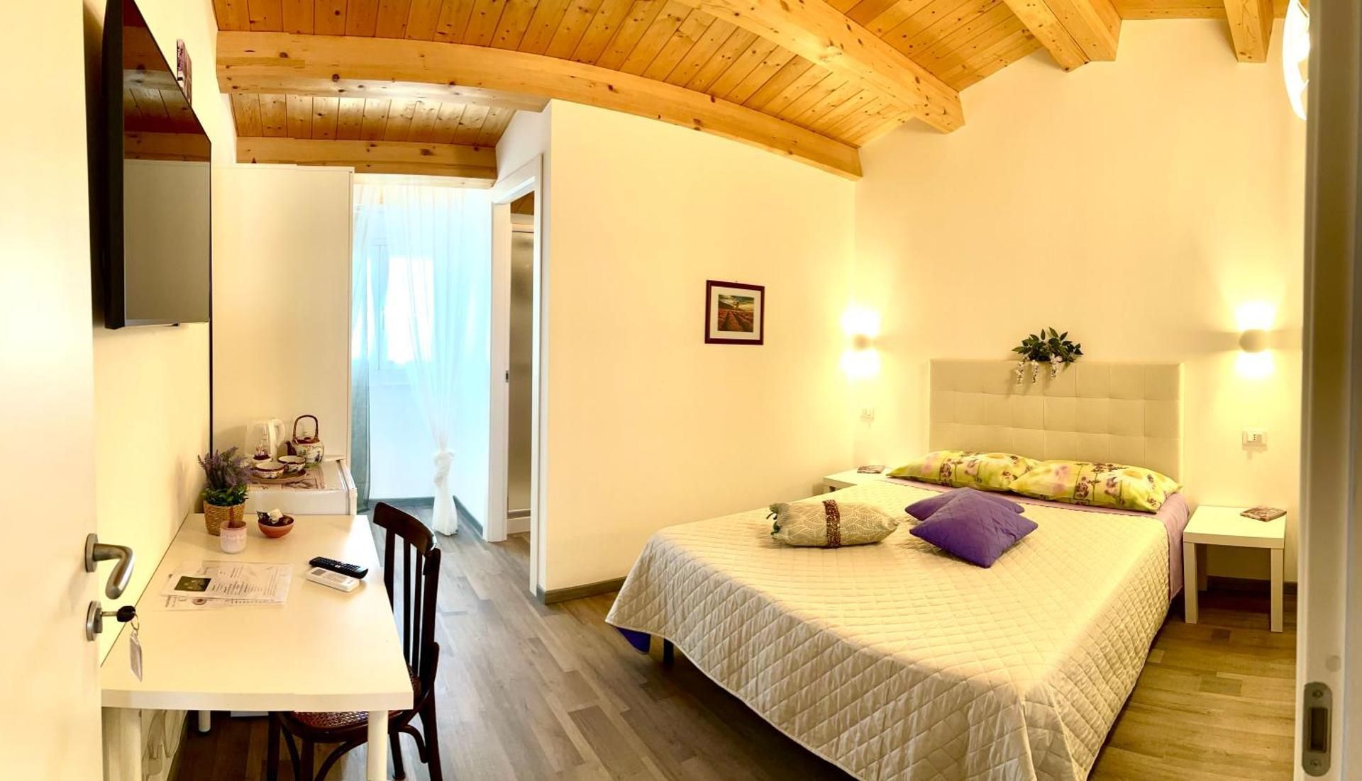 Deluxe Queen Room