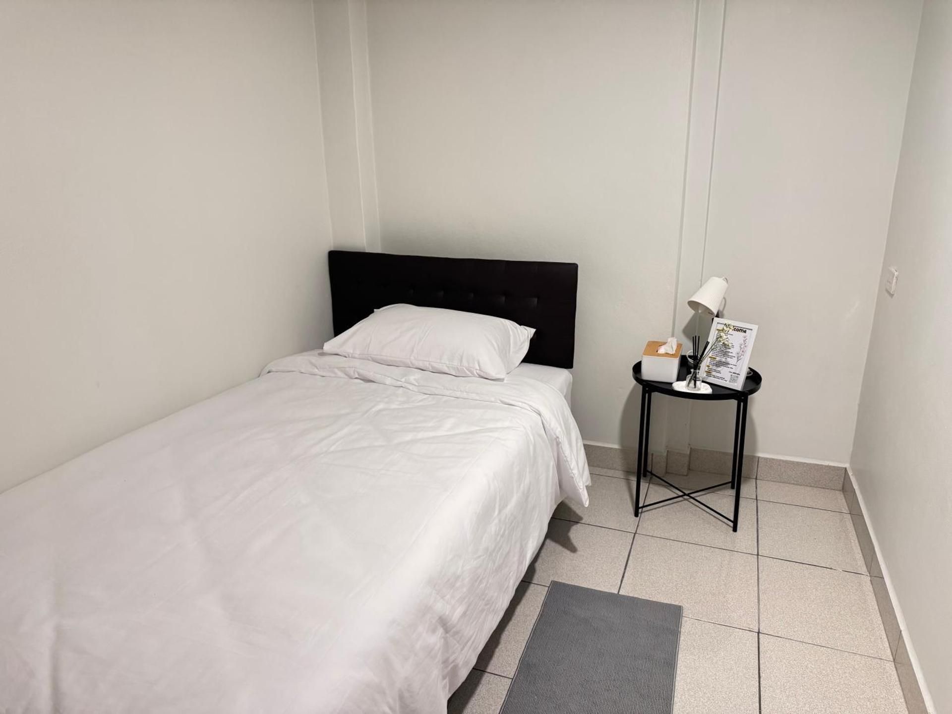 Single Room with Shared Bathroom