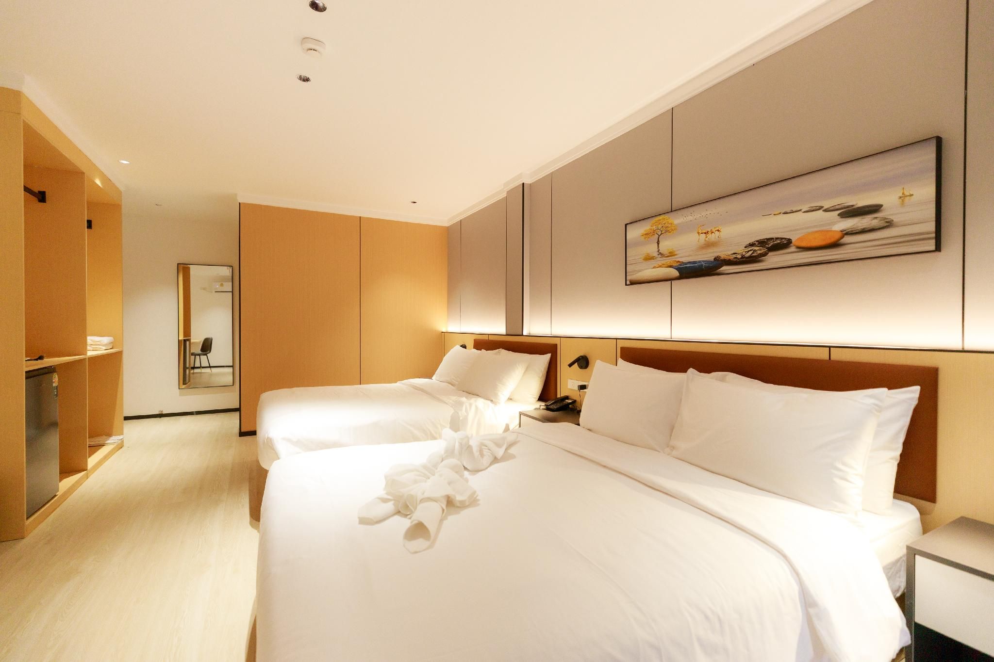 King Deluxe Room - Room Only