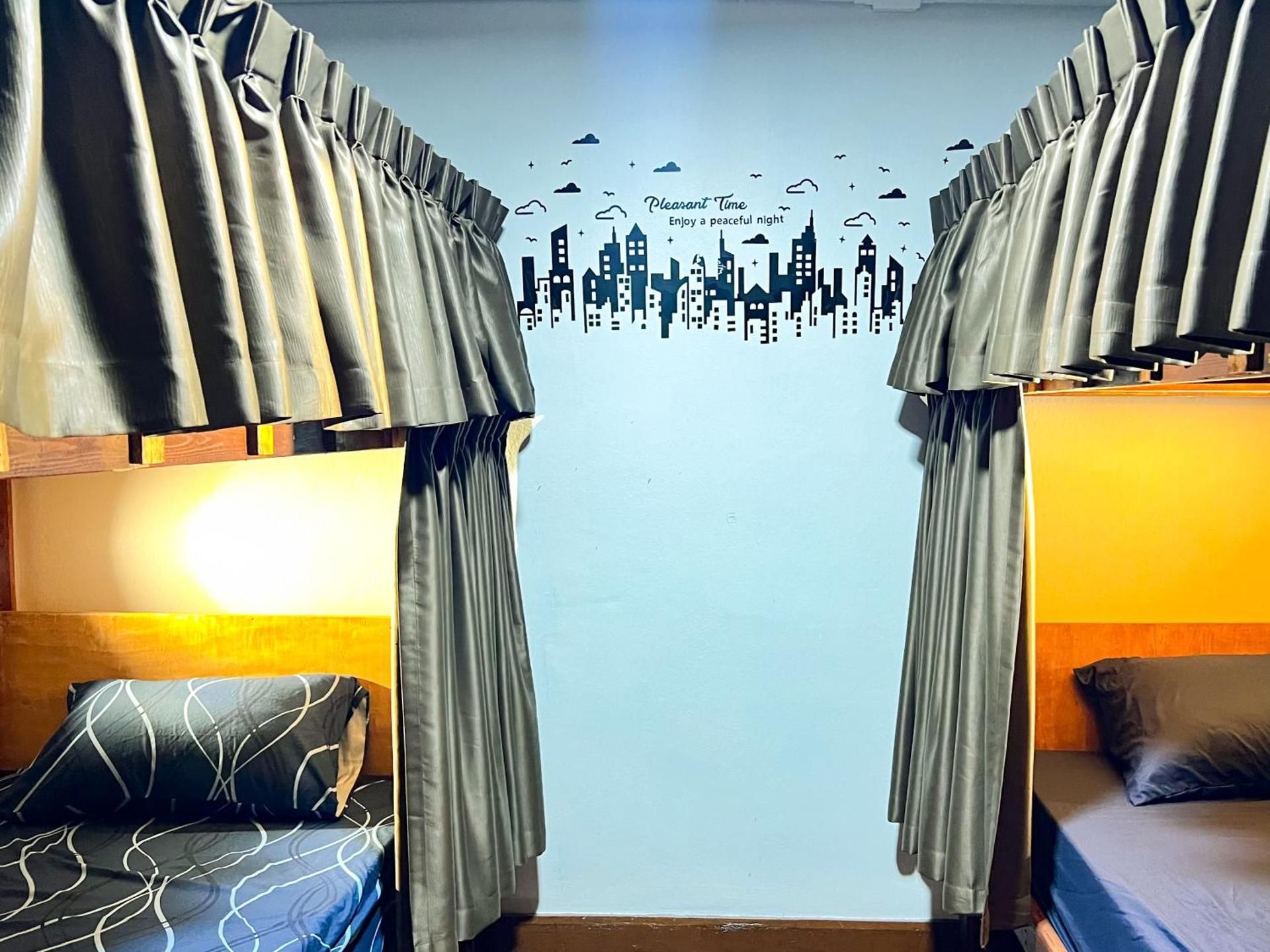 Bunk Bed in Mixed Dormitory Room