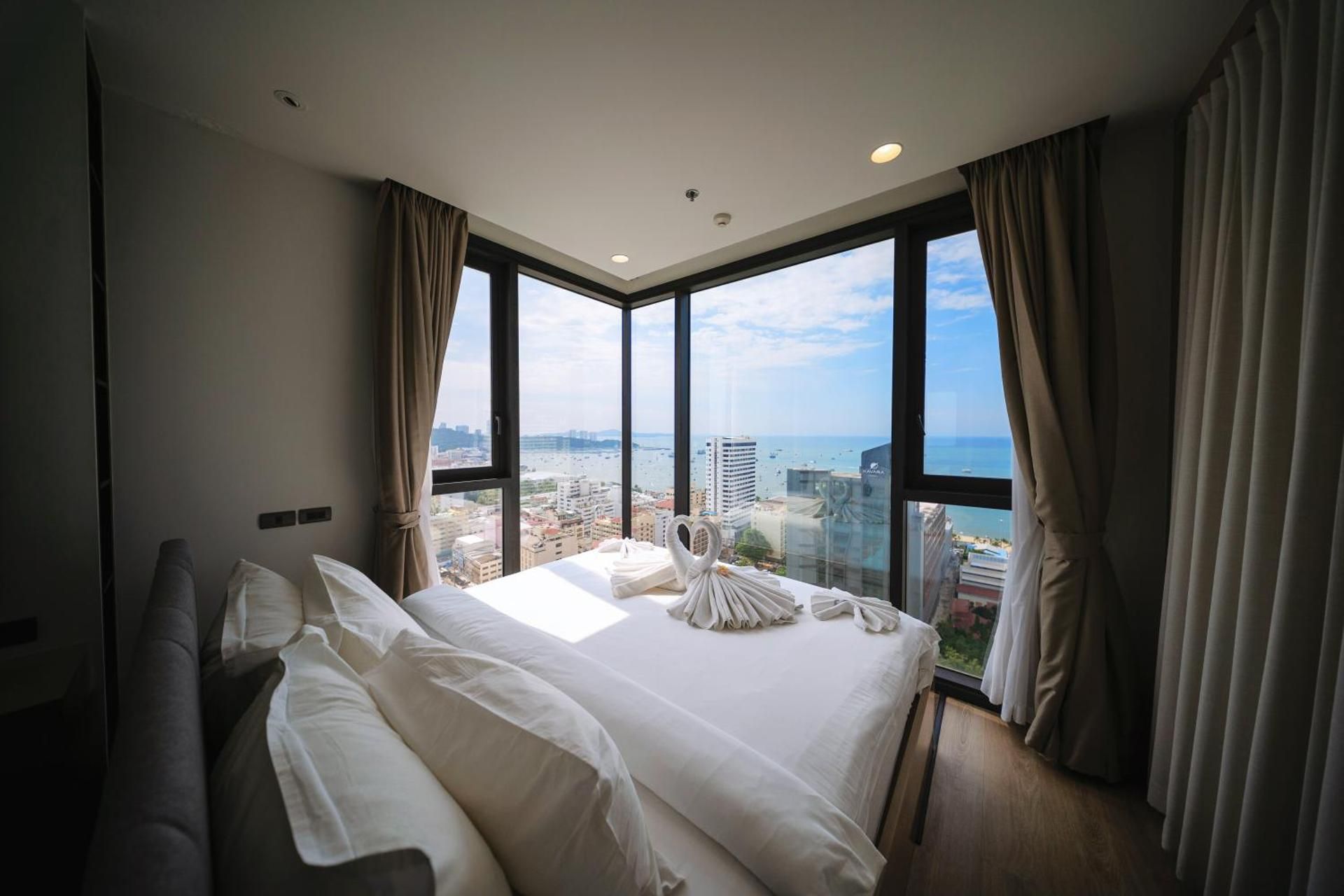 Two-Bedroom Apartment with Bay View