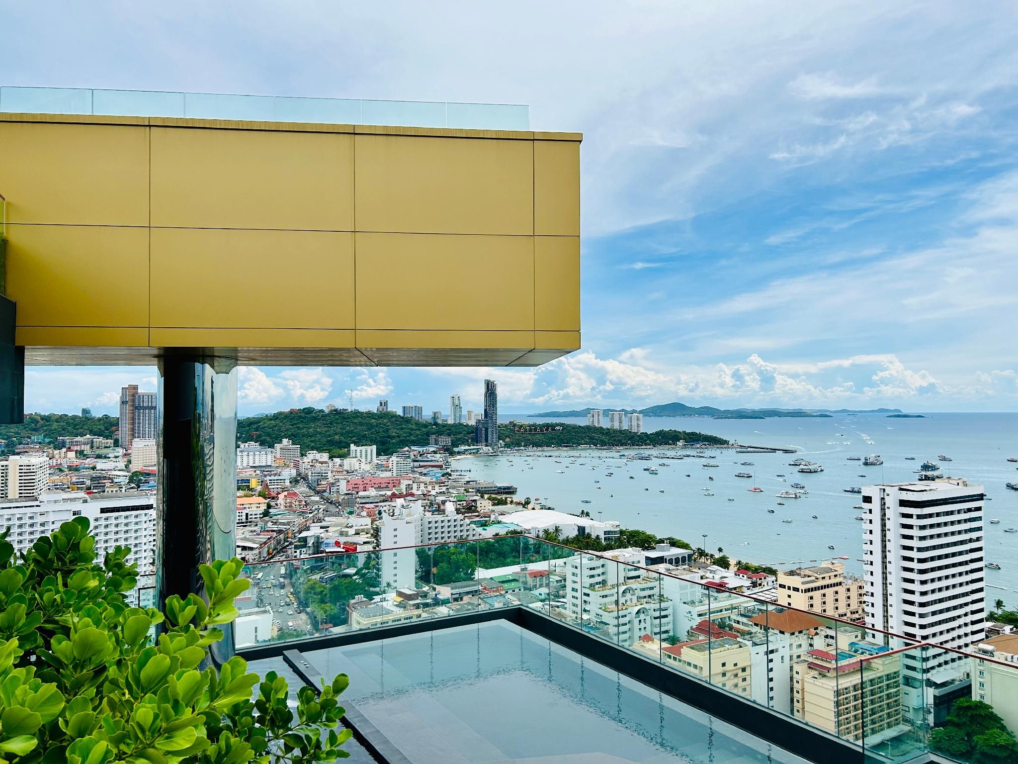 Edge Central Pattaya By Yoyo  Junior Suite Ocean View Double