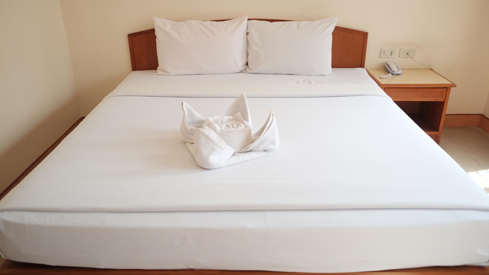 Standard room - road side