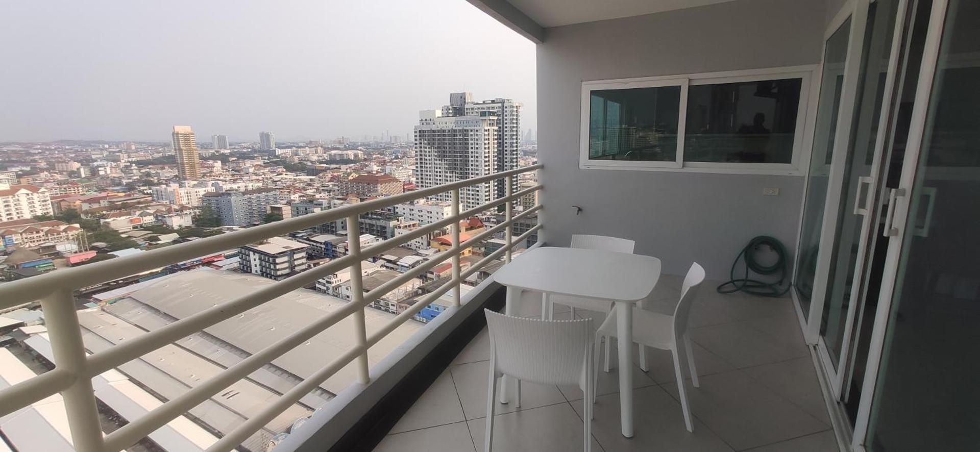 Pattaya Beach View Talay 6 by AEGEAN Suite Condo Deluxe Suite with Sea View