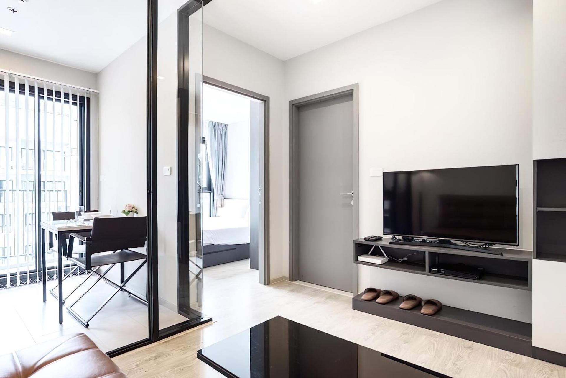 One-Bedroom Apartment with Balcony