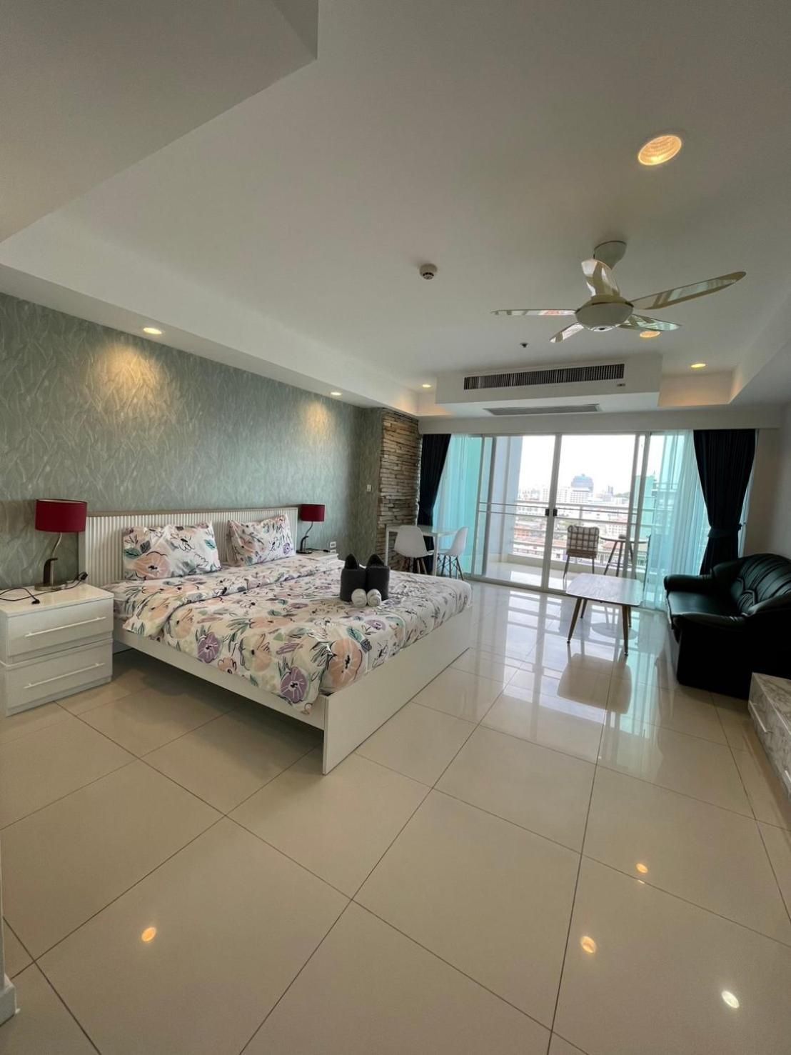 Studio with Sea View